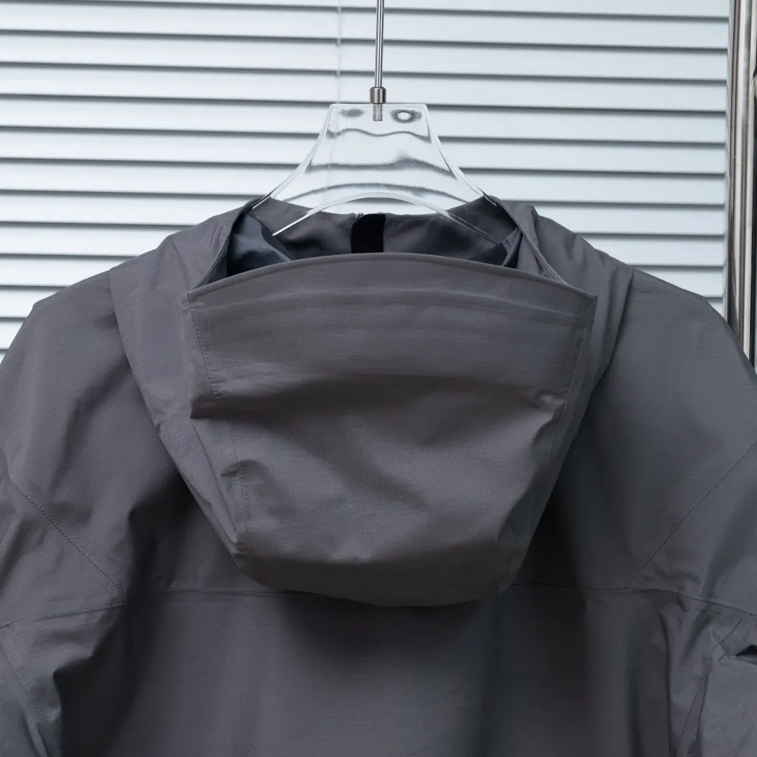 Alpha LT Waterproof GORE-TEX Shell Jacket D41024938 — view 14
