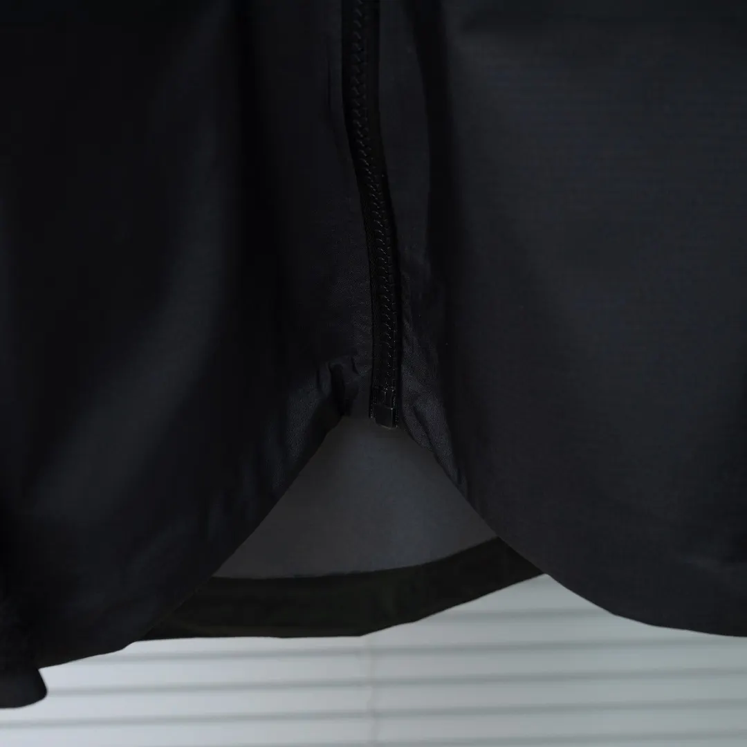 Alpha LT GORE-TEX Waterproof Shell Jacket D41024940 — view 8
