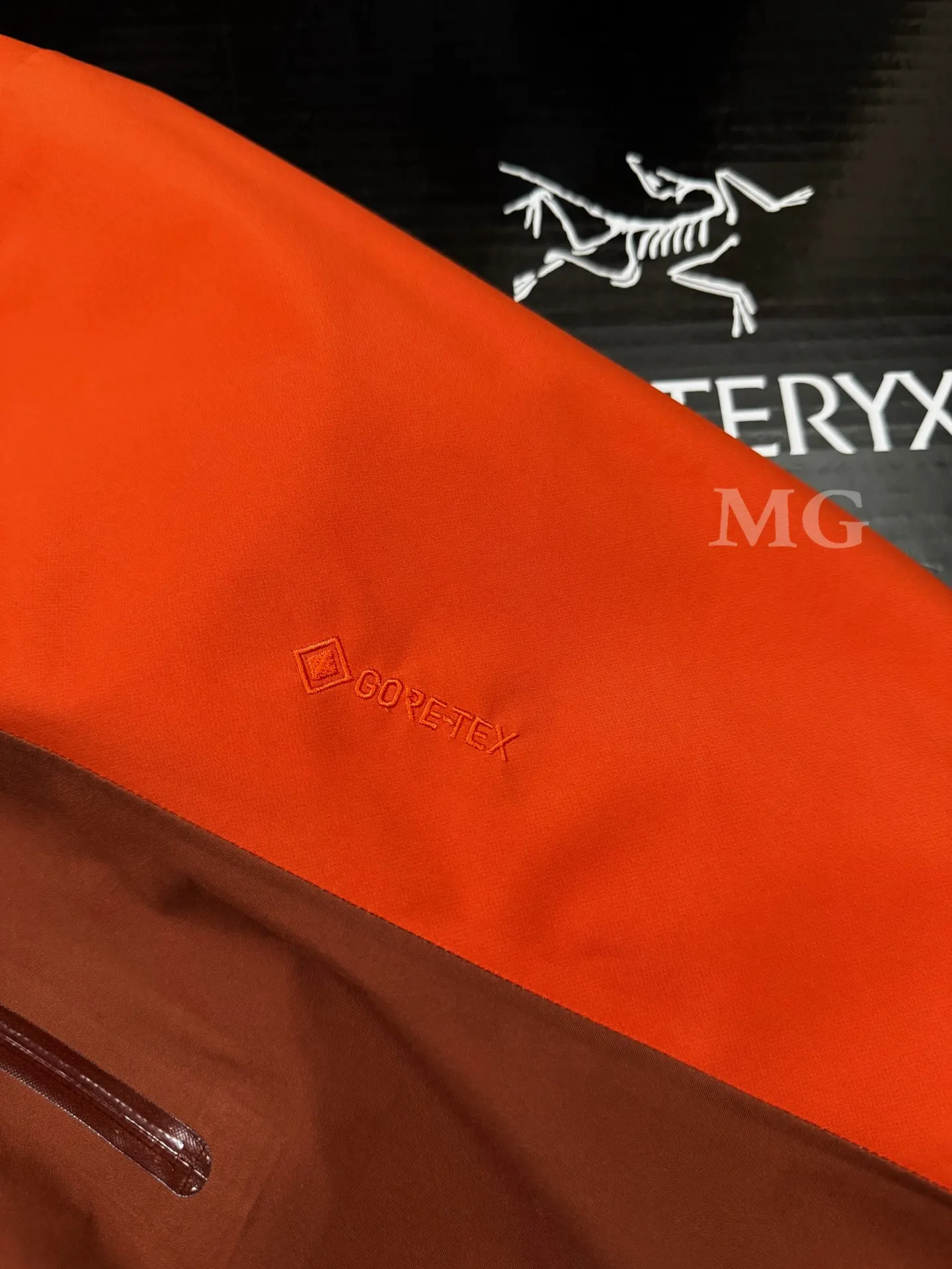 Beta AR GORE-TEX PRO Hooded Shell Jacket D43020803 — view 4