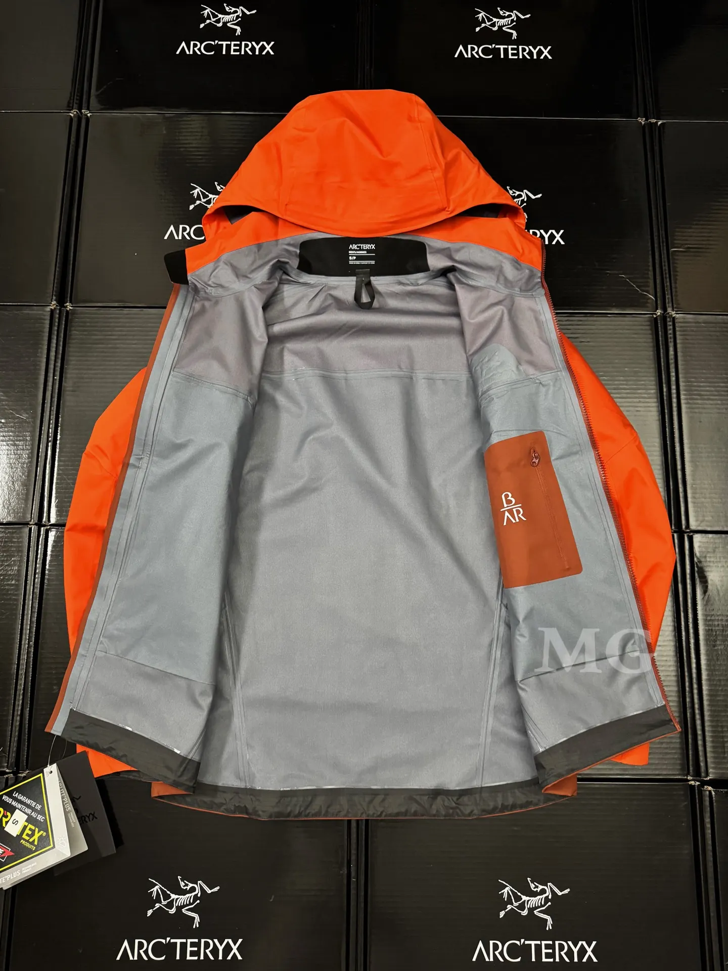 Beta AR GORE-TEX PRO Hooded Shell Jacket D43020803 — view 8