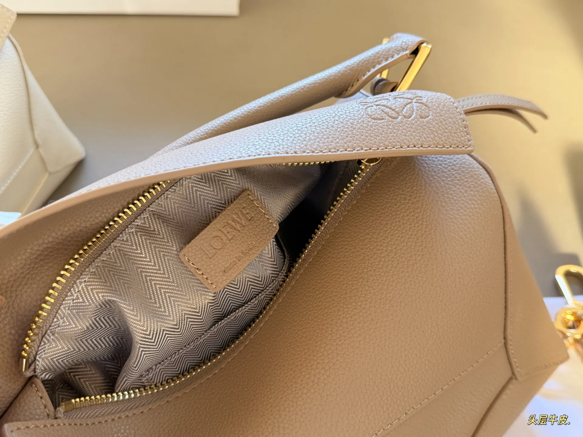 Puzzle Grained Leather Shoulder Bag D43018485 — view 7