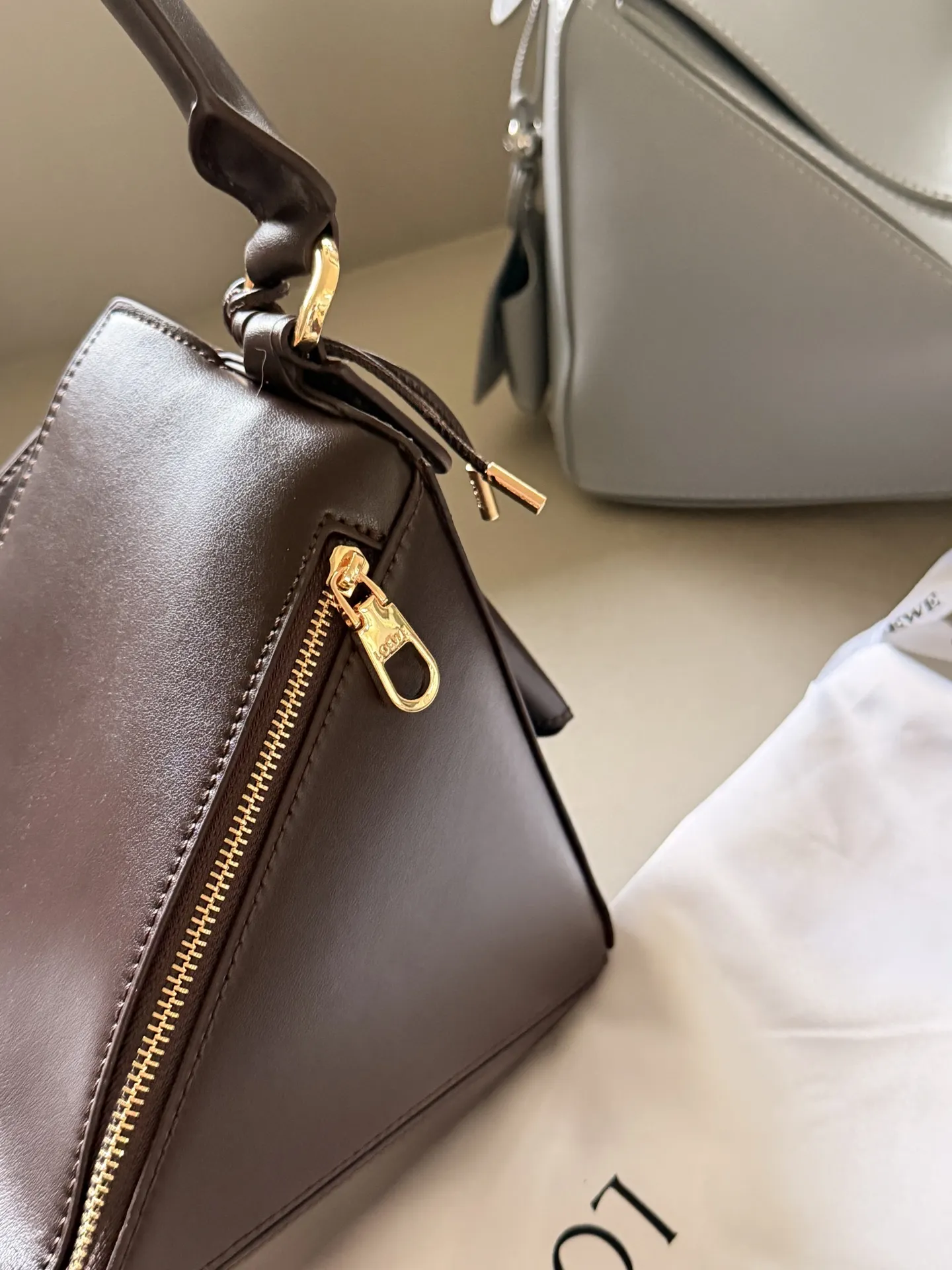 Loewe Puzzle Hobo Shoulder Bag D43518513 — view 5