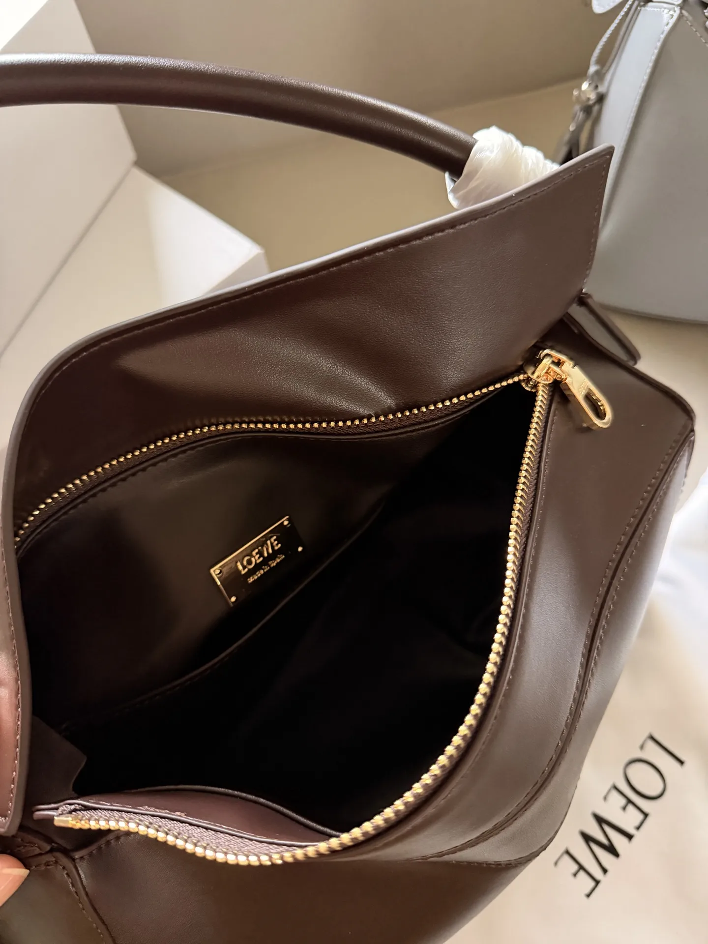 Loewe Puzzle Hobo Shoulder Bag D43518513 — view 8