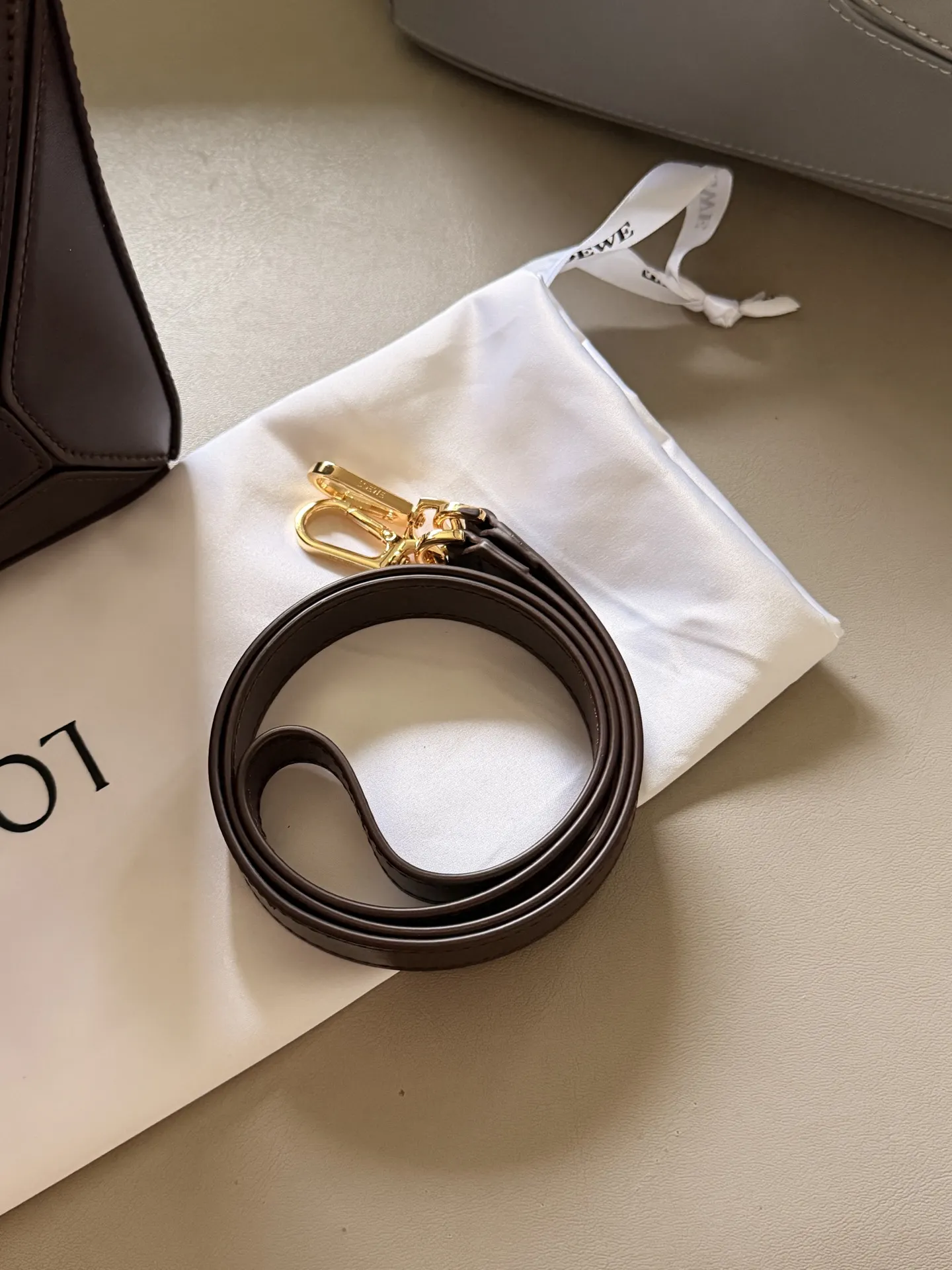 Loewe Puzzle Hobo Shoulder Bag D43518513 — view 9