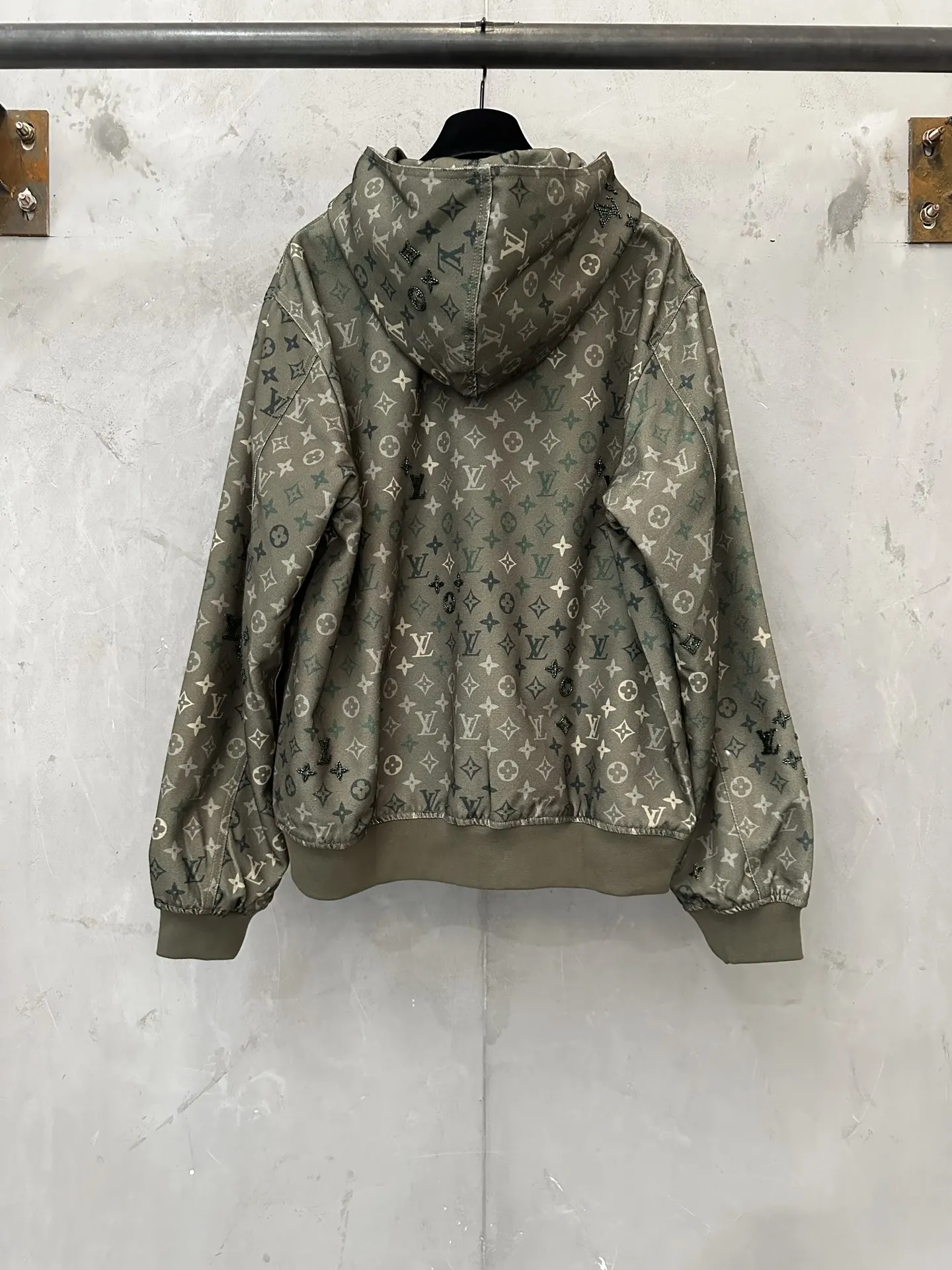 Monogram All-Over Print Hooded Jacket D46020181 — view 2