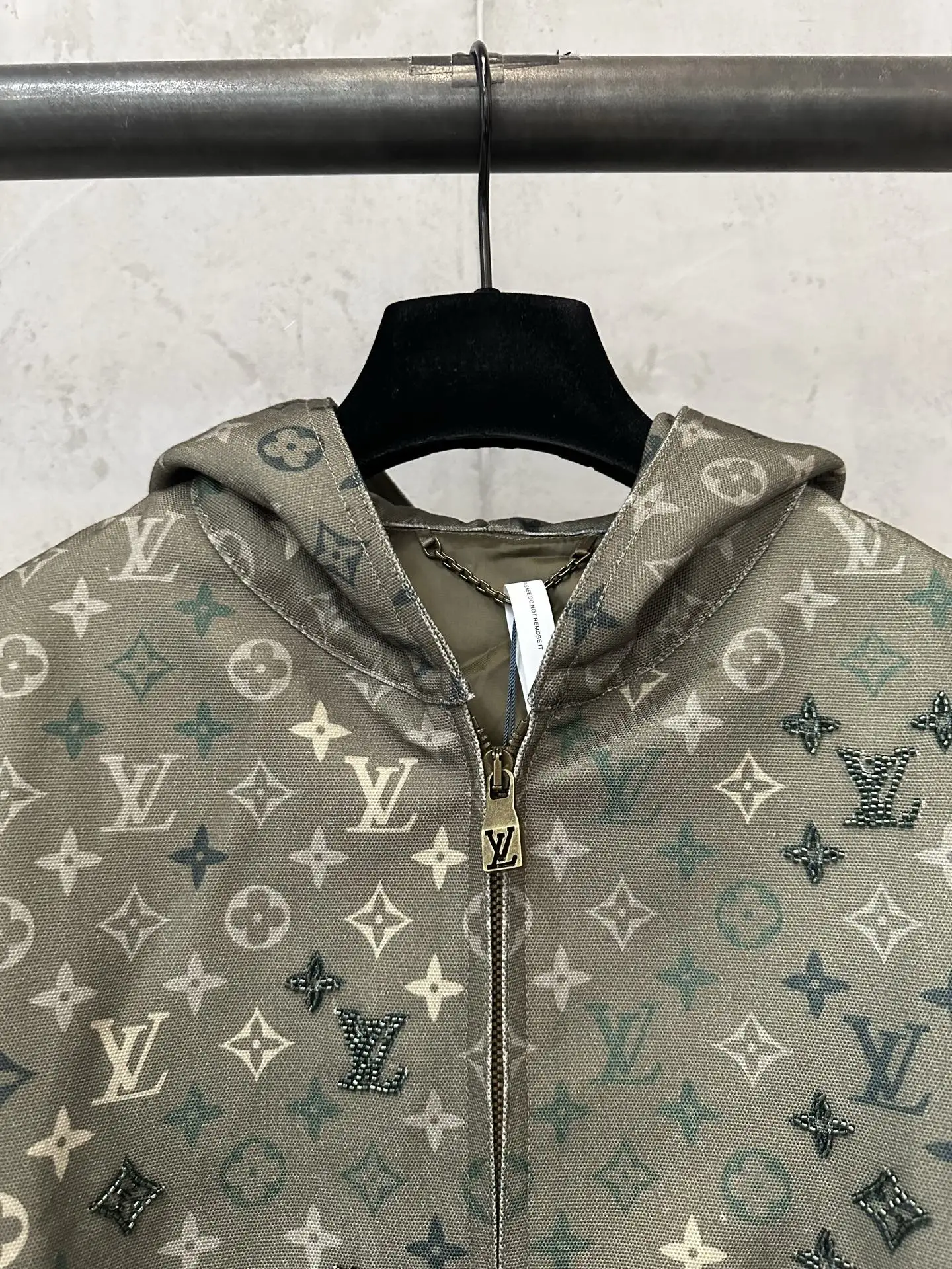 Monogram All-Over Print Hooded Jacket D46020181 — view 5
