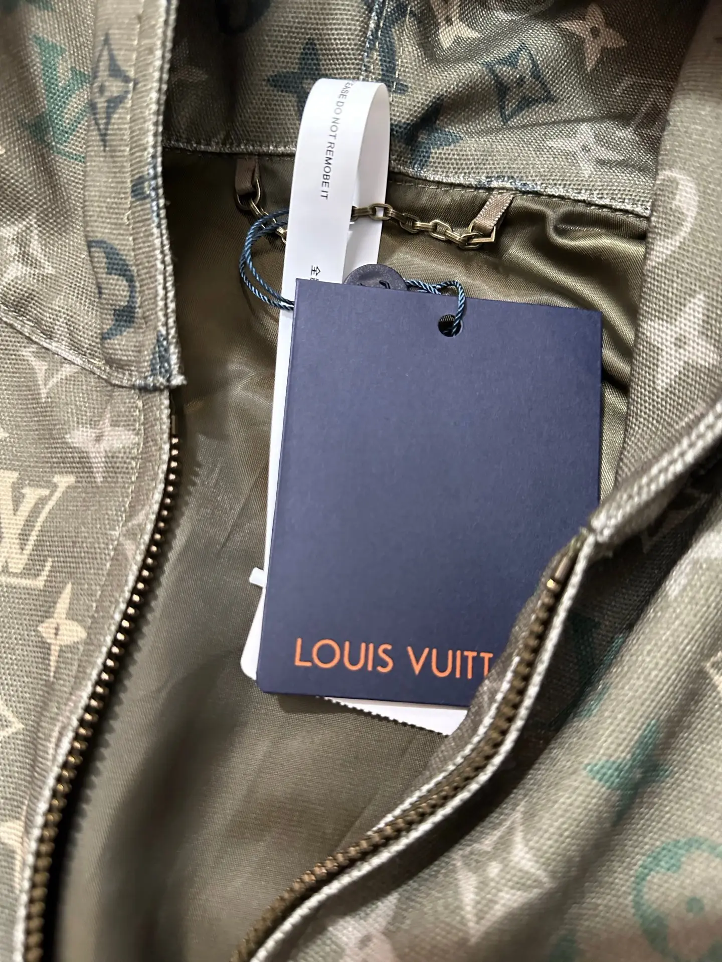 Monogram All-Over Print Hooded Jacket D46020181 — view 6