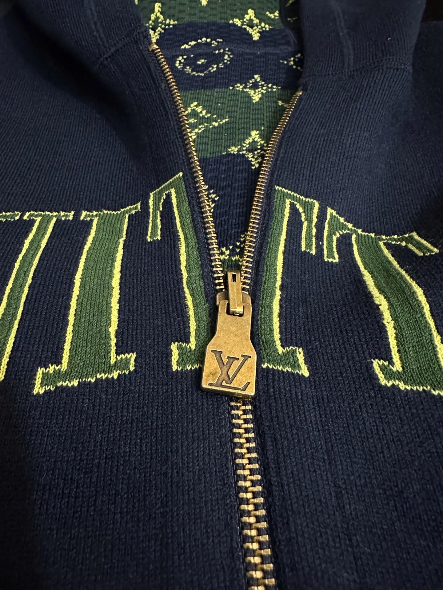 Reversible Jacquard Knit Zip-Up Hoodie D48020244 — view 9