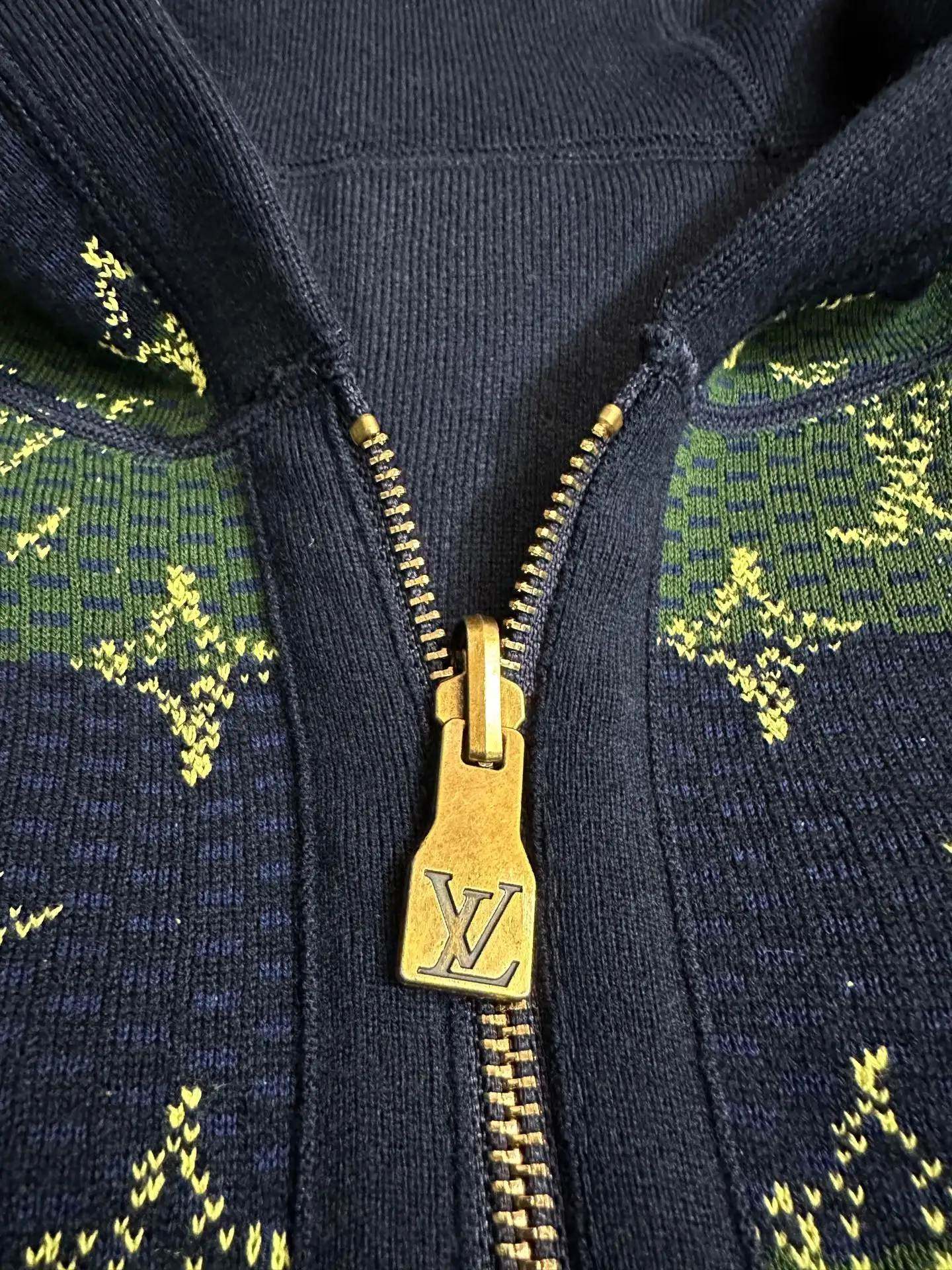 Reversible Jacquard Knit Zip-Up Hoodie D48020244 — view 10