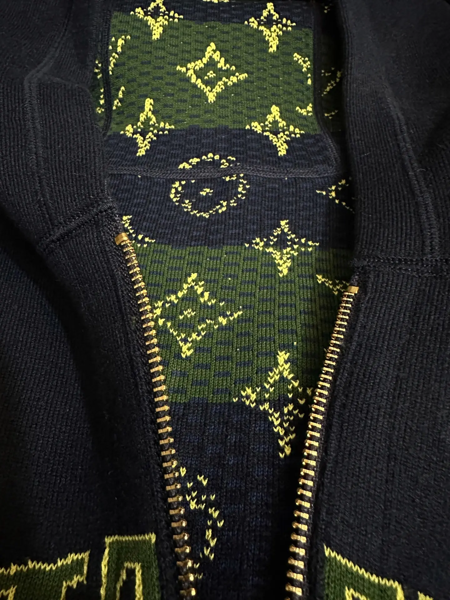 Reversible Jacquard Knit Zip-Up Hoodie D48020244 — view 11