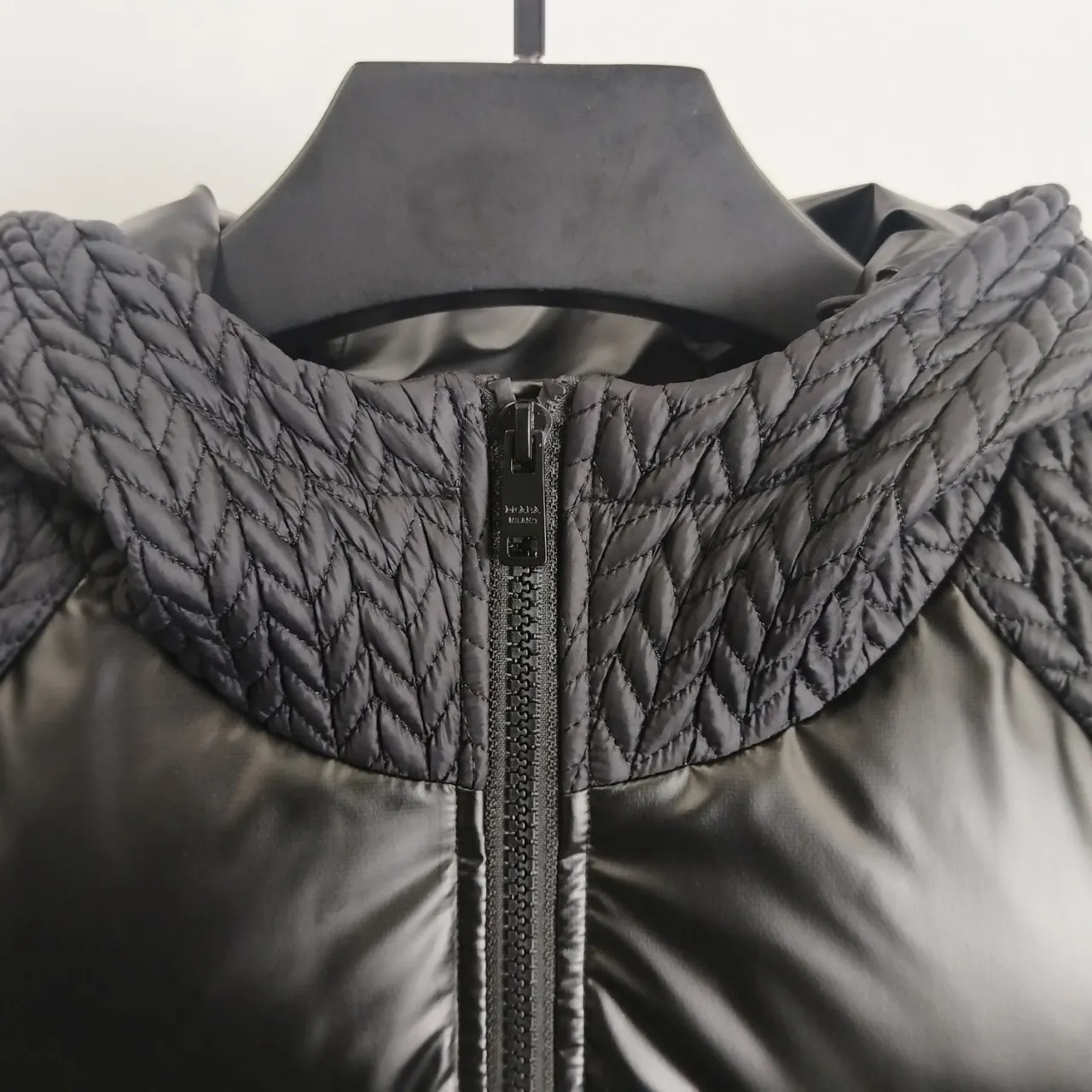 Mixed-Media Hooded Down Puffer Jacket D50020380 — view 8