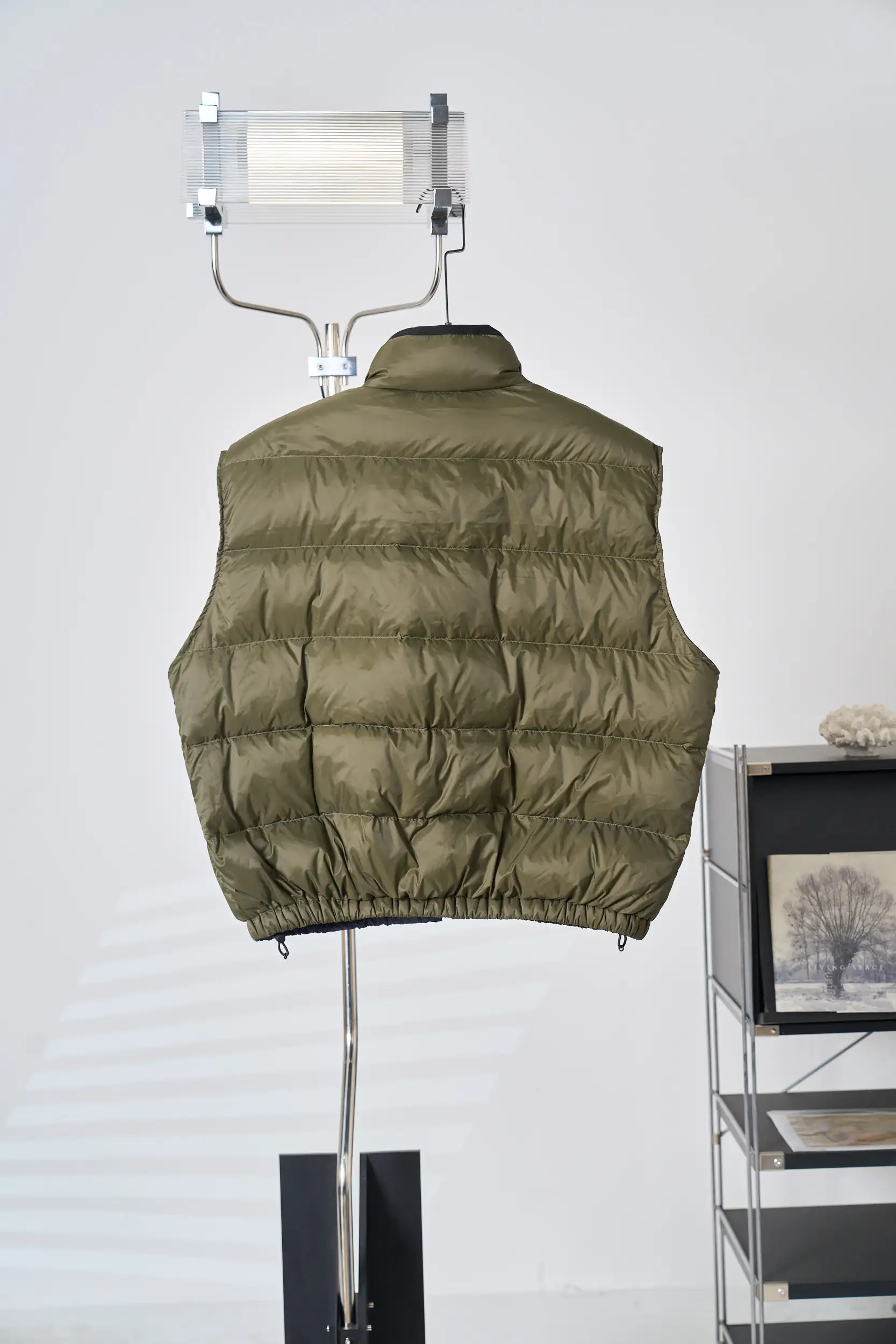 Embroidered Logo Puffer Gilet D50020412 — view 2