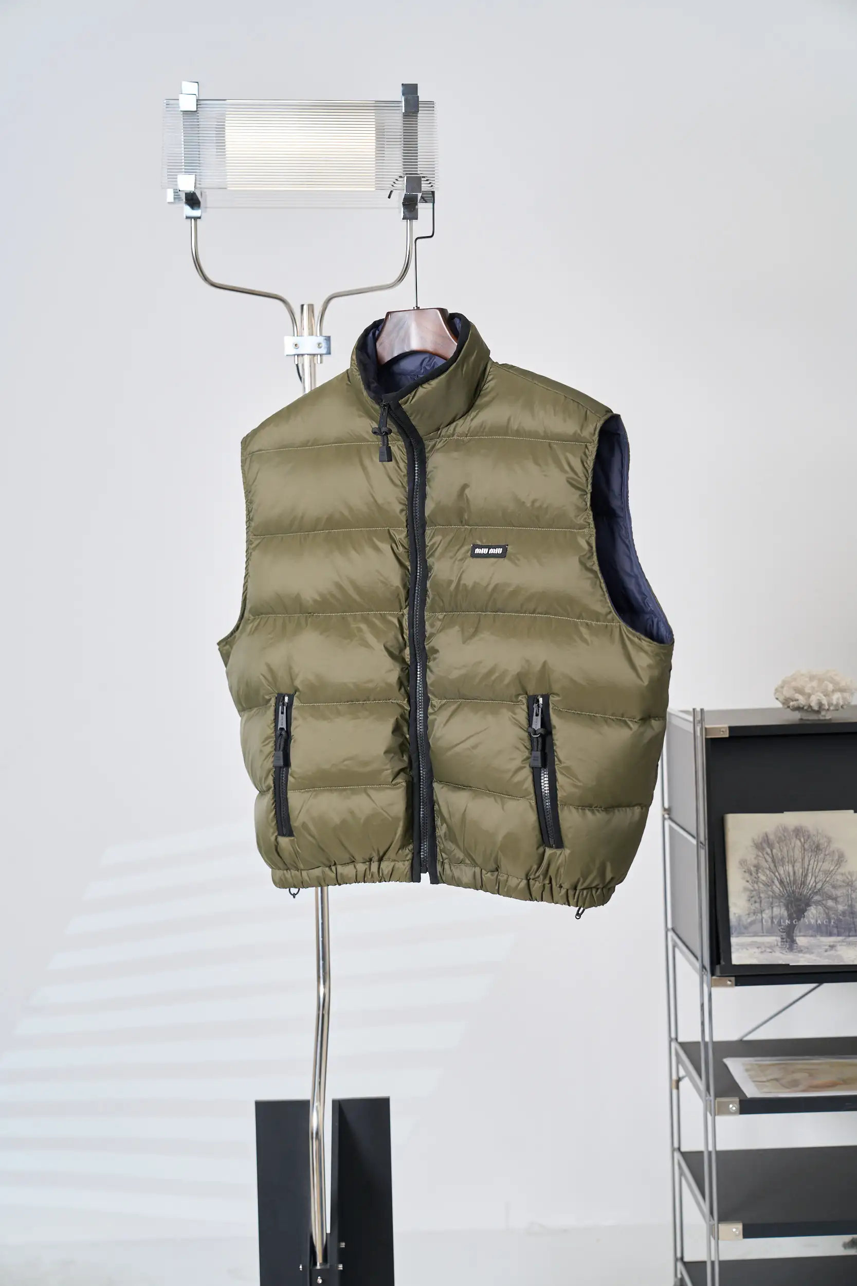 Embroidered Logo Puffer Gilet D50020412 — view 3