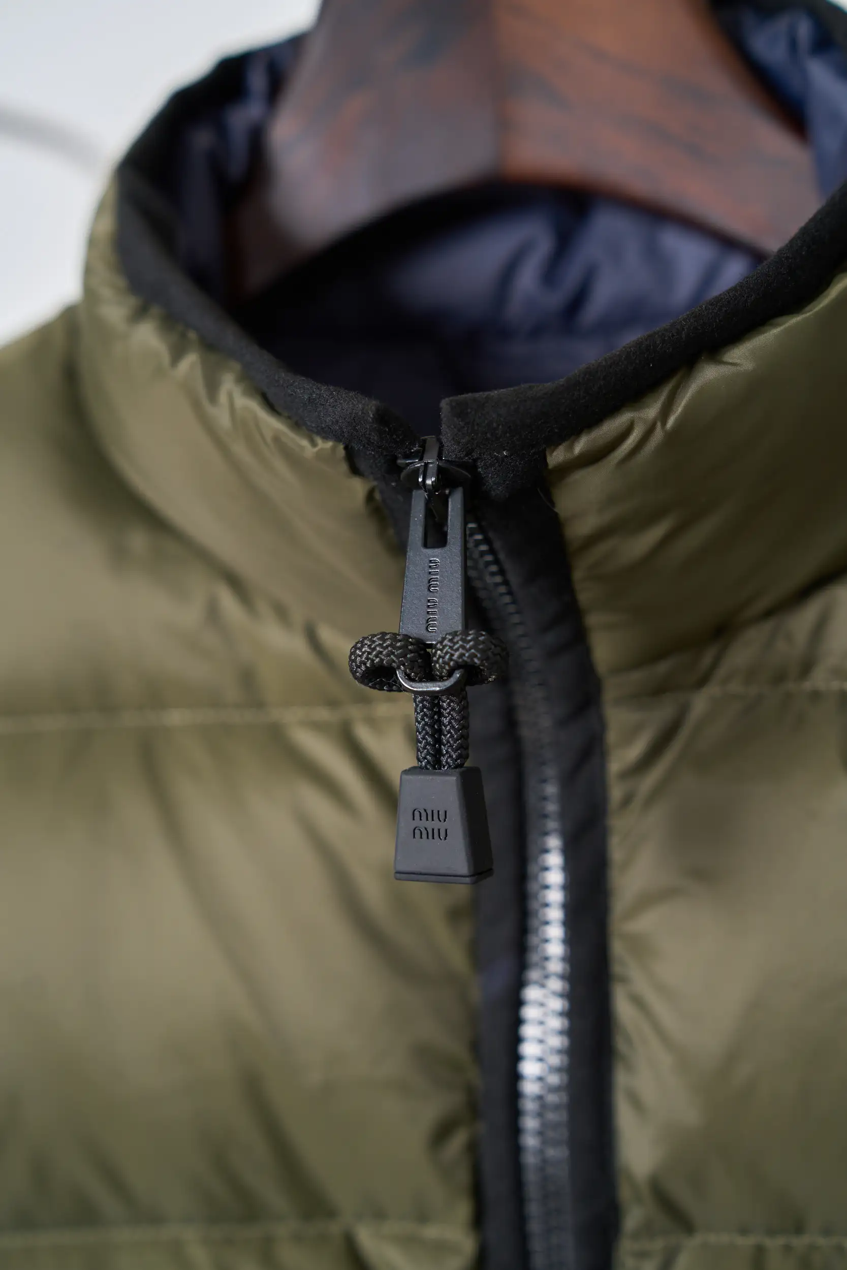 Embroidered Logo Puffer Gilet D50020412 — view 6