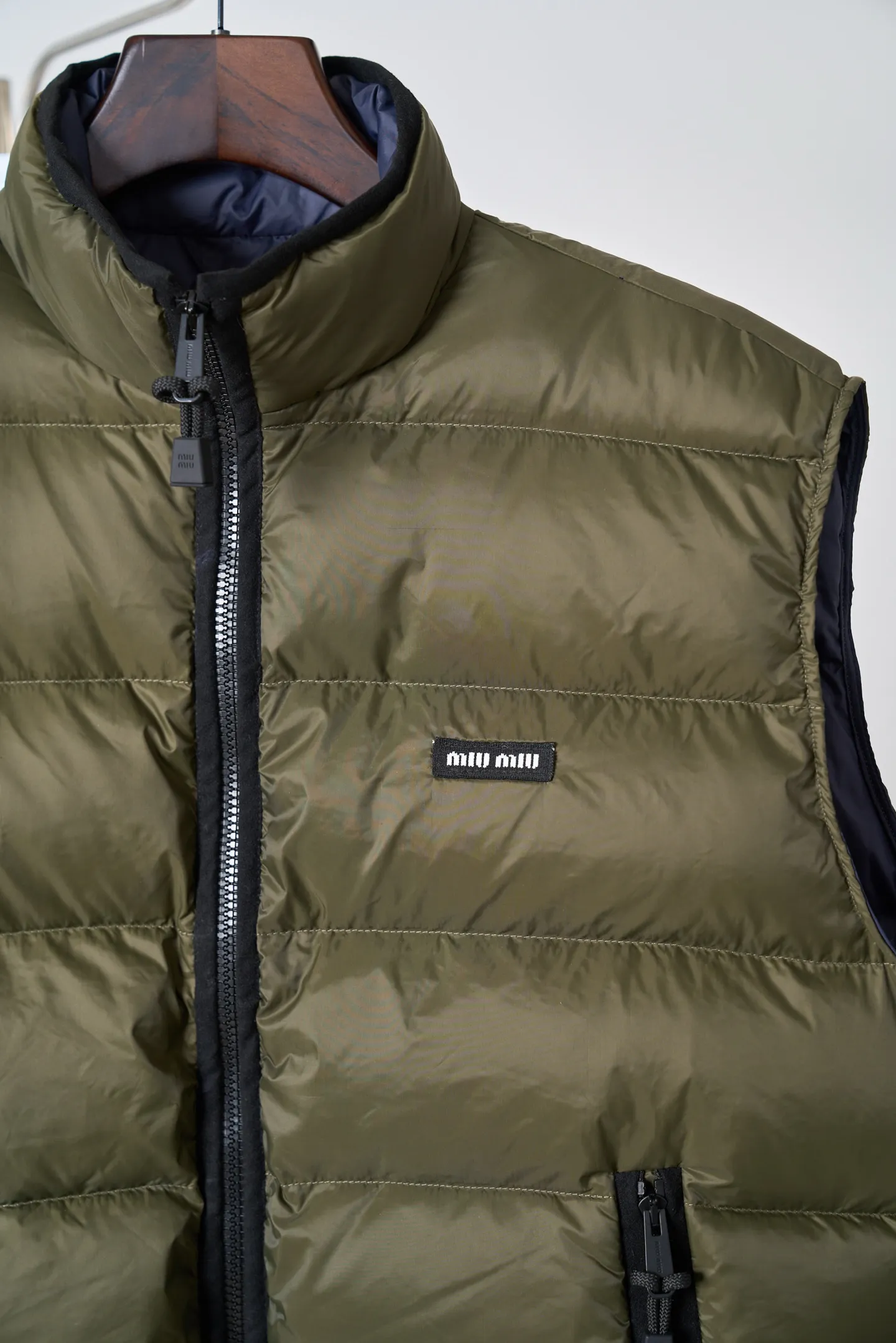 Embroidered Logo Puffer Gilet D50020412 — view 8