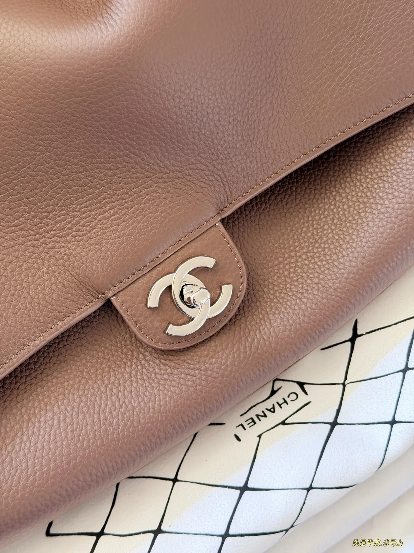 Chanel CF Maxi Grained Leather Shoulder Bag D50018534 — view 3