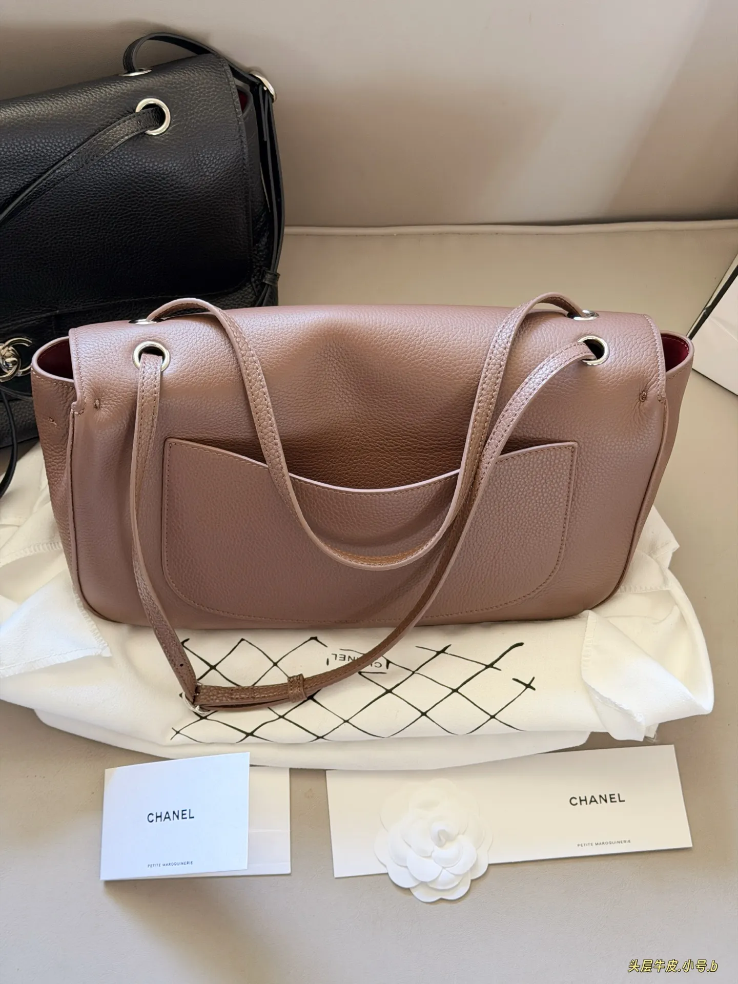 Chanel CF Maxi Grained Leather Shoulder Bag D50018534 — view 5