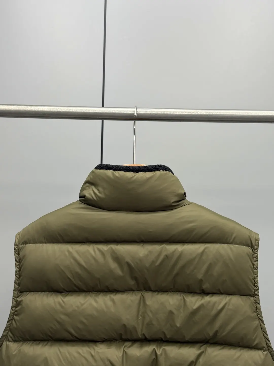 Logo-Patch Quilted Down Gilet D53020392 — view 8