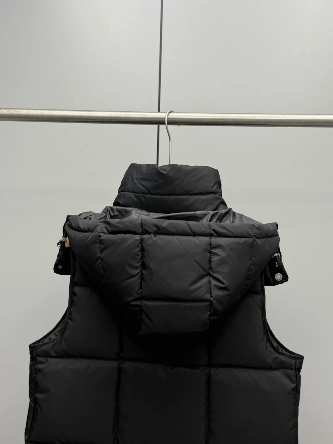 Macareux Quilted Down Gilet D53020394 — view 8