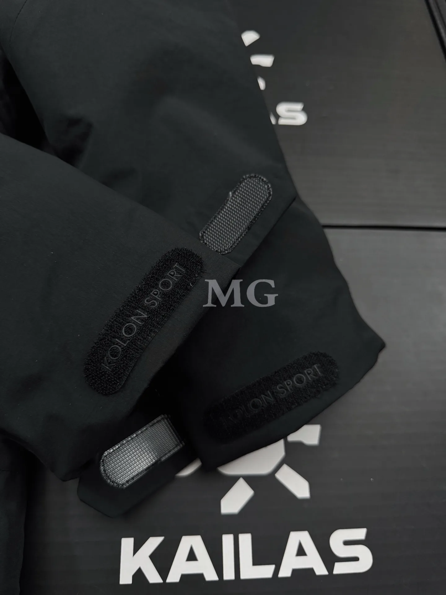 Hooded Down-Filled Performance Puffer Jacket D56020679 — view 4