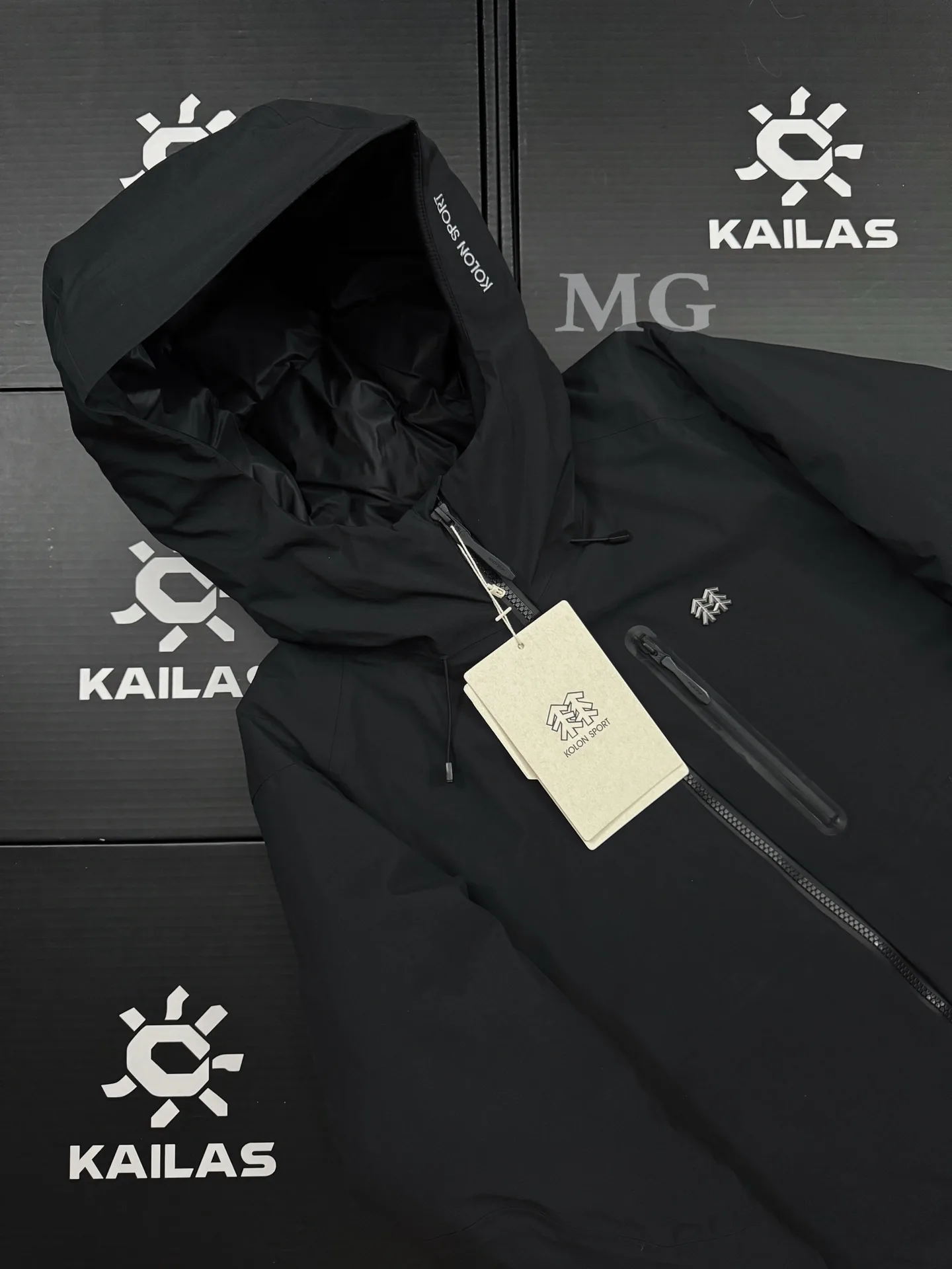 Hooded Down-Filled Performance Puffer Jacket D56020679 — view 9