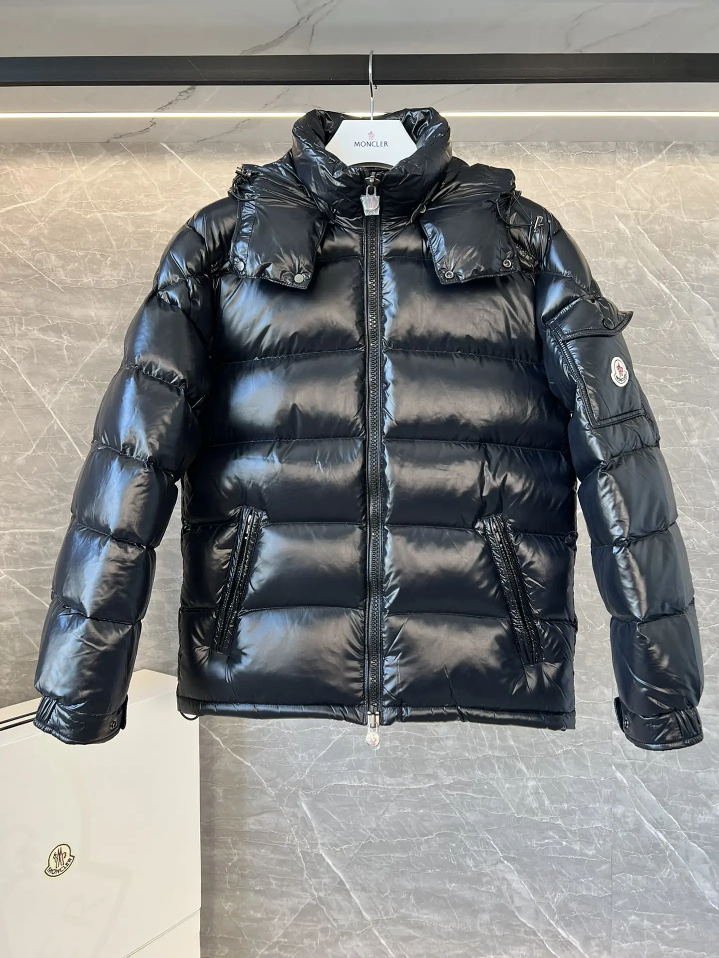 Maya Glossy Nylon Down Puffer Jacket D58020302