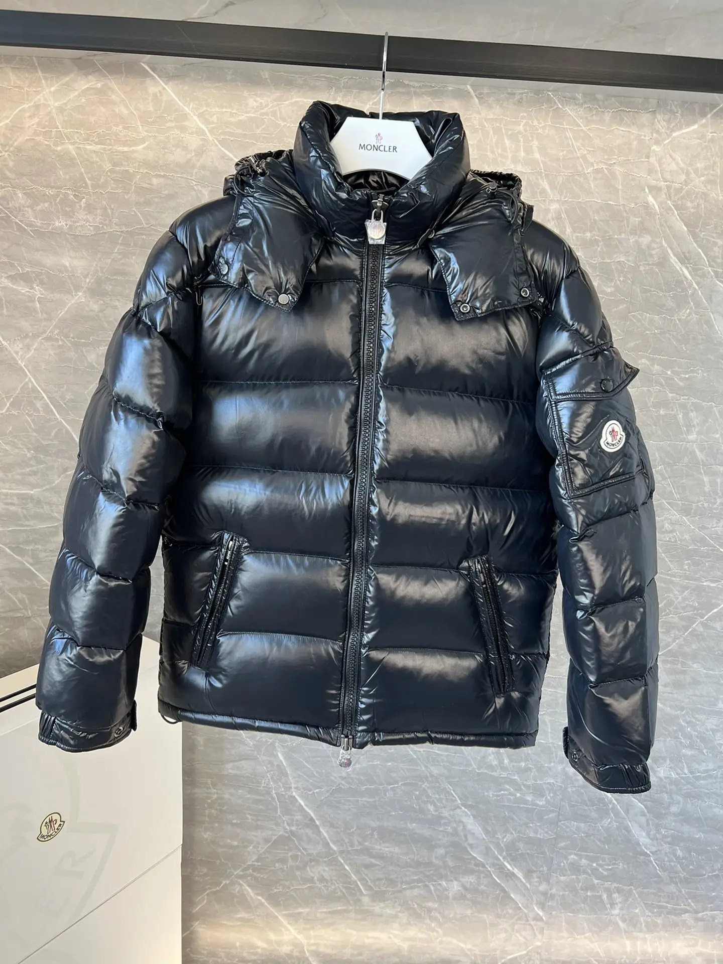 Maya Glossy Nylon Down Puffer Jacket D58020302 — view 5
