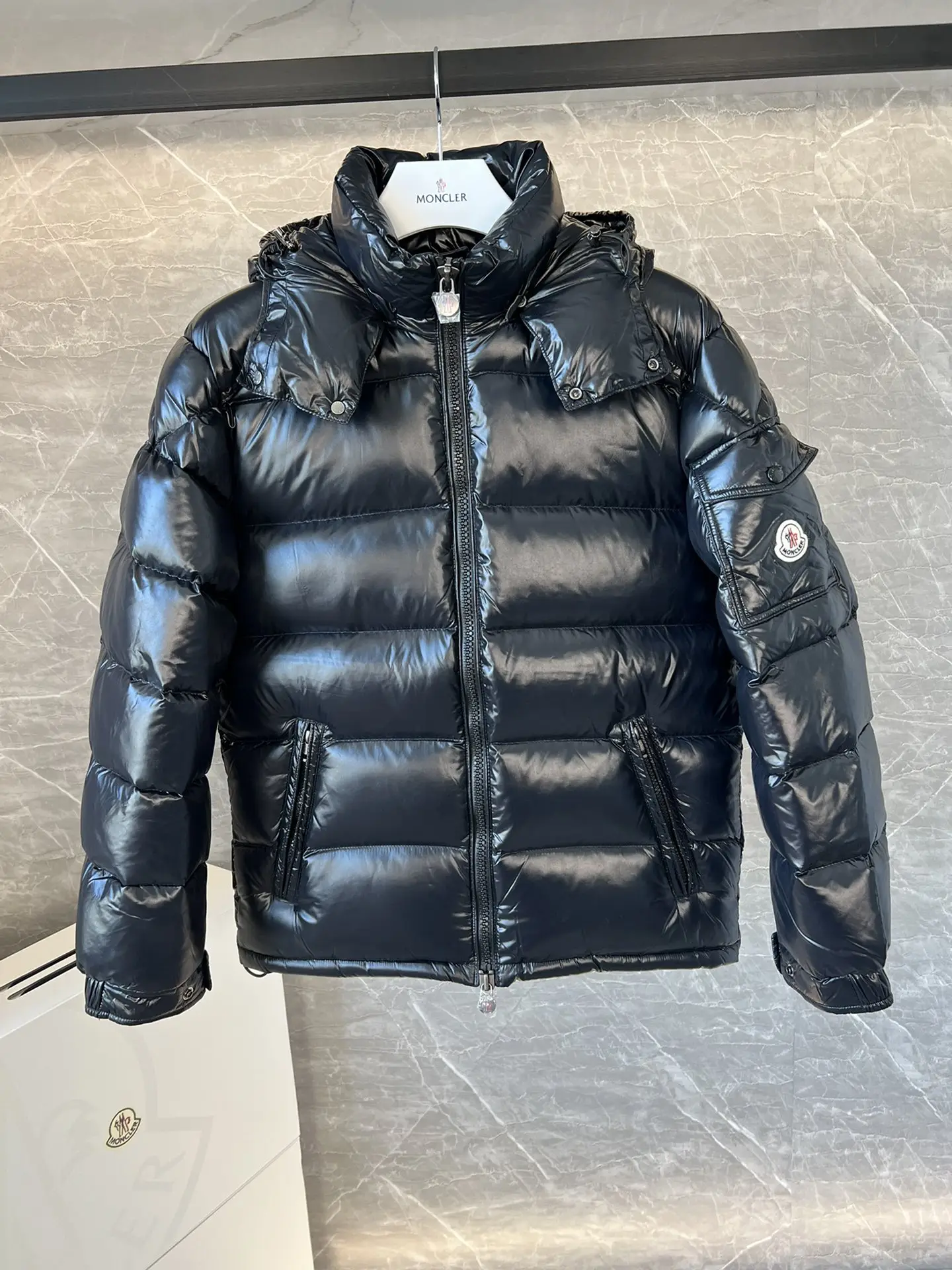 Maya Glossy Nylon Down Puffer Jacket D58020302 — view 6