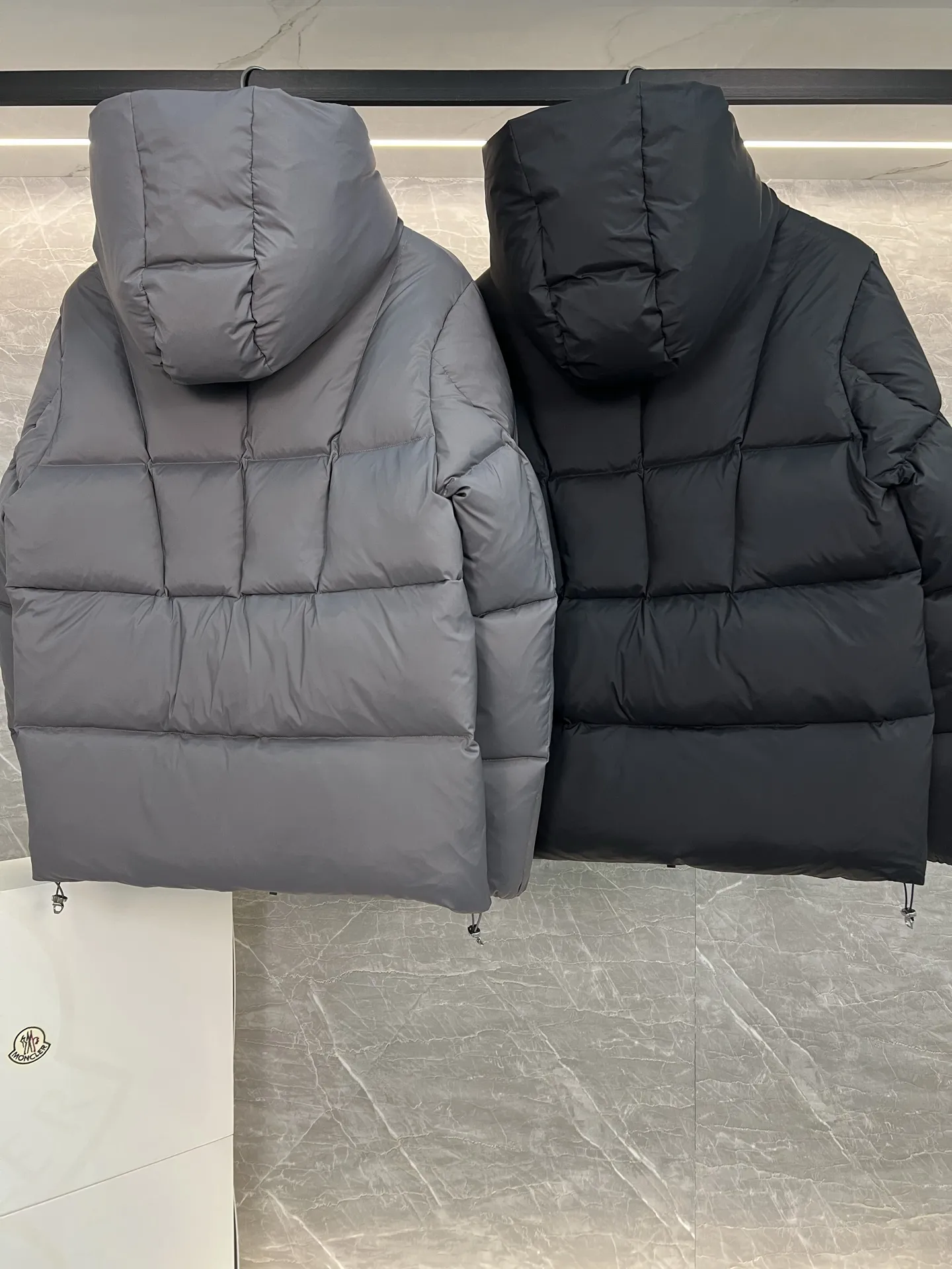 Black Badge Hooded Down Puffer Jacket D58020304 — view 2