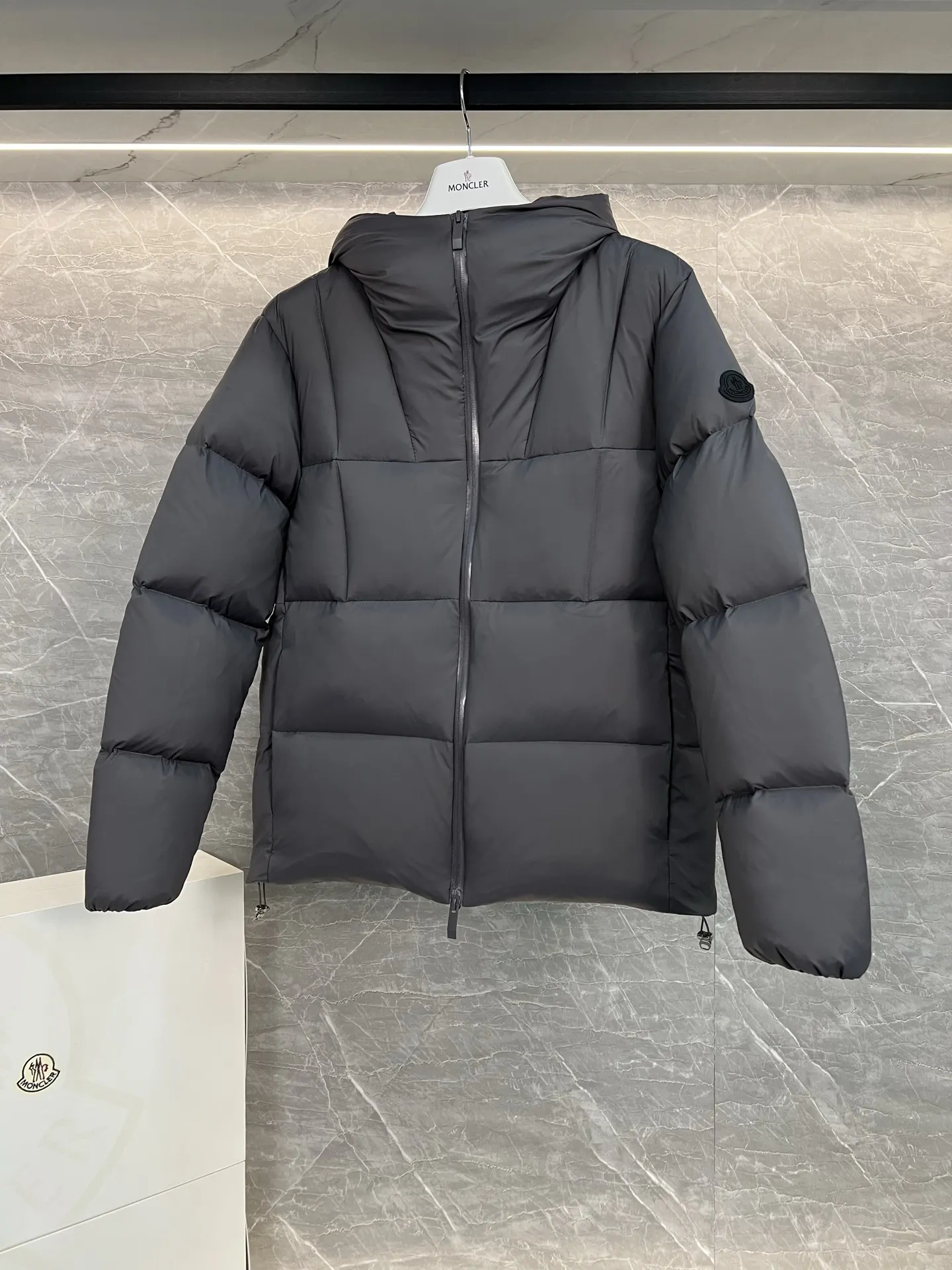 Black Badge Hooded Down Puffer Jacket D58020304 — view 5