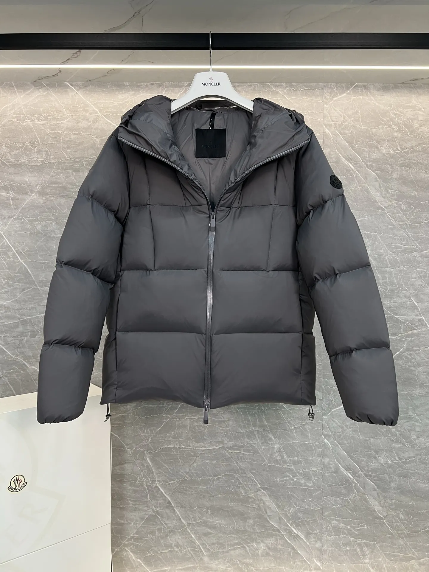 Black Badge Hooded Down Puffer Jacket D58020304 — view 6