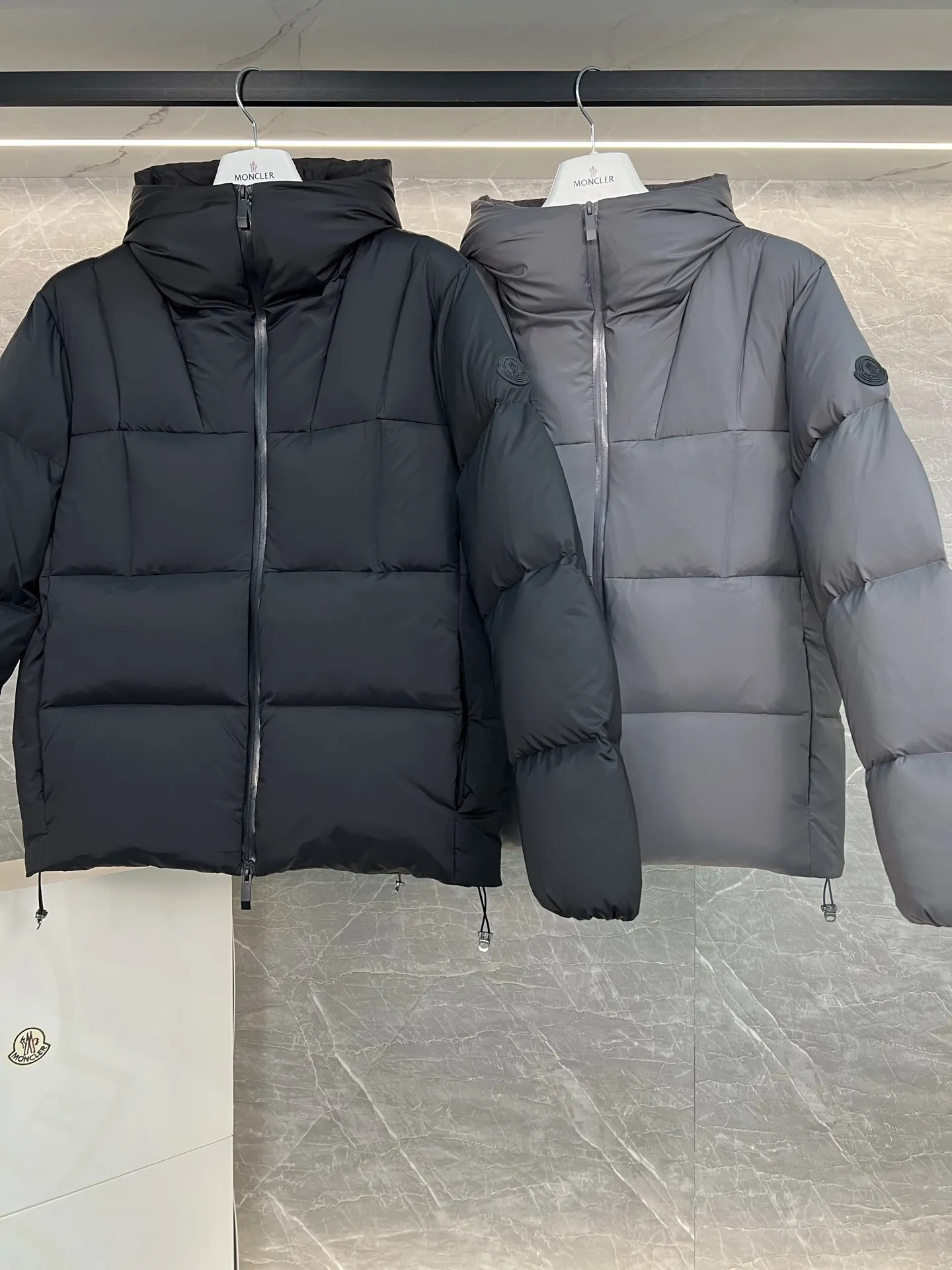 Fusain Hooded Down Puffer Jacket D58020305