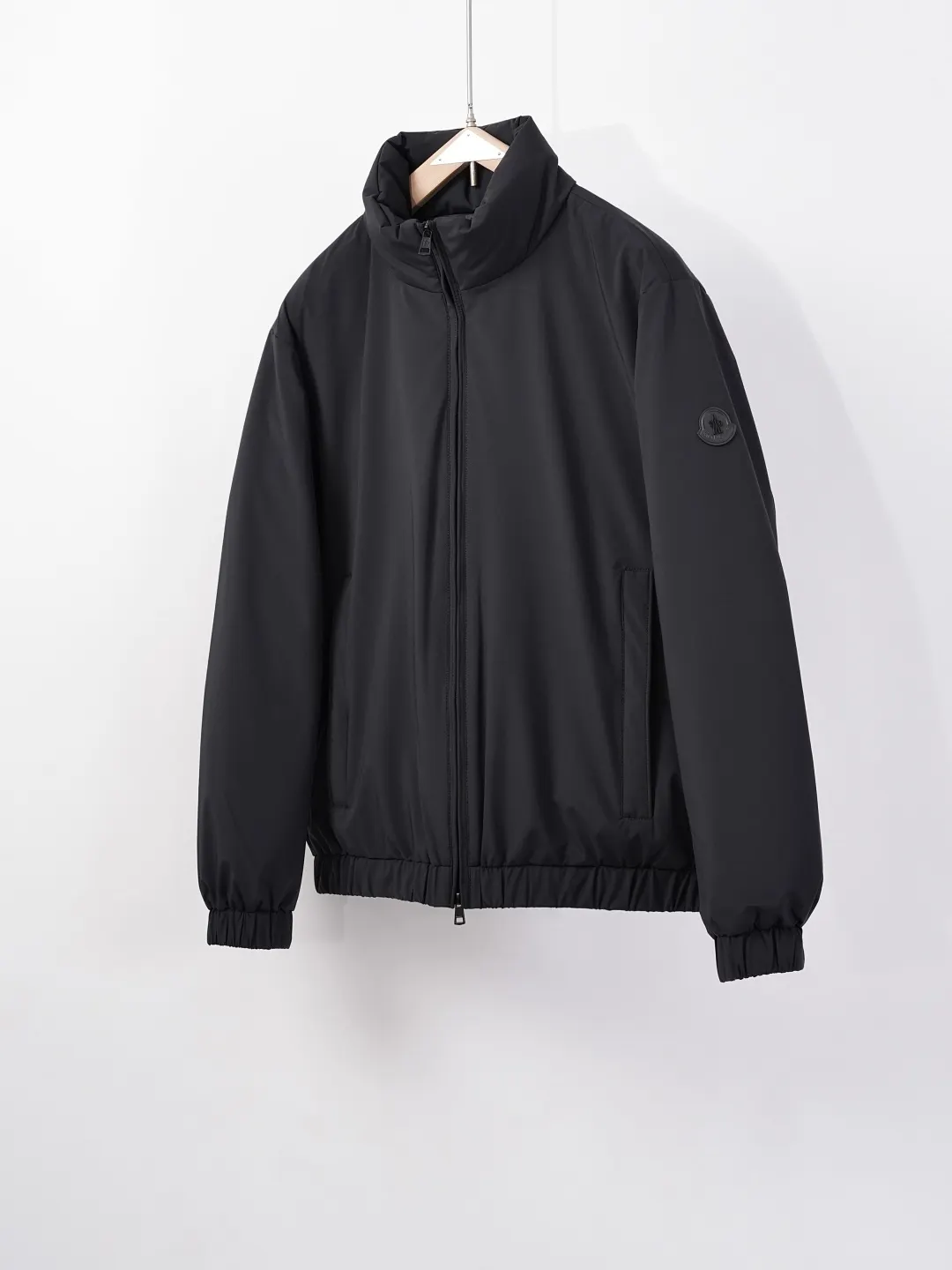 Moncler Luserna Down-Filled Puffer Jacket D59020382 — view 2