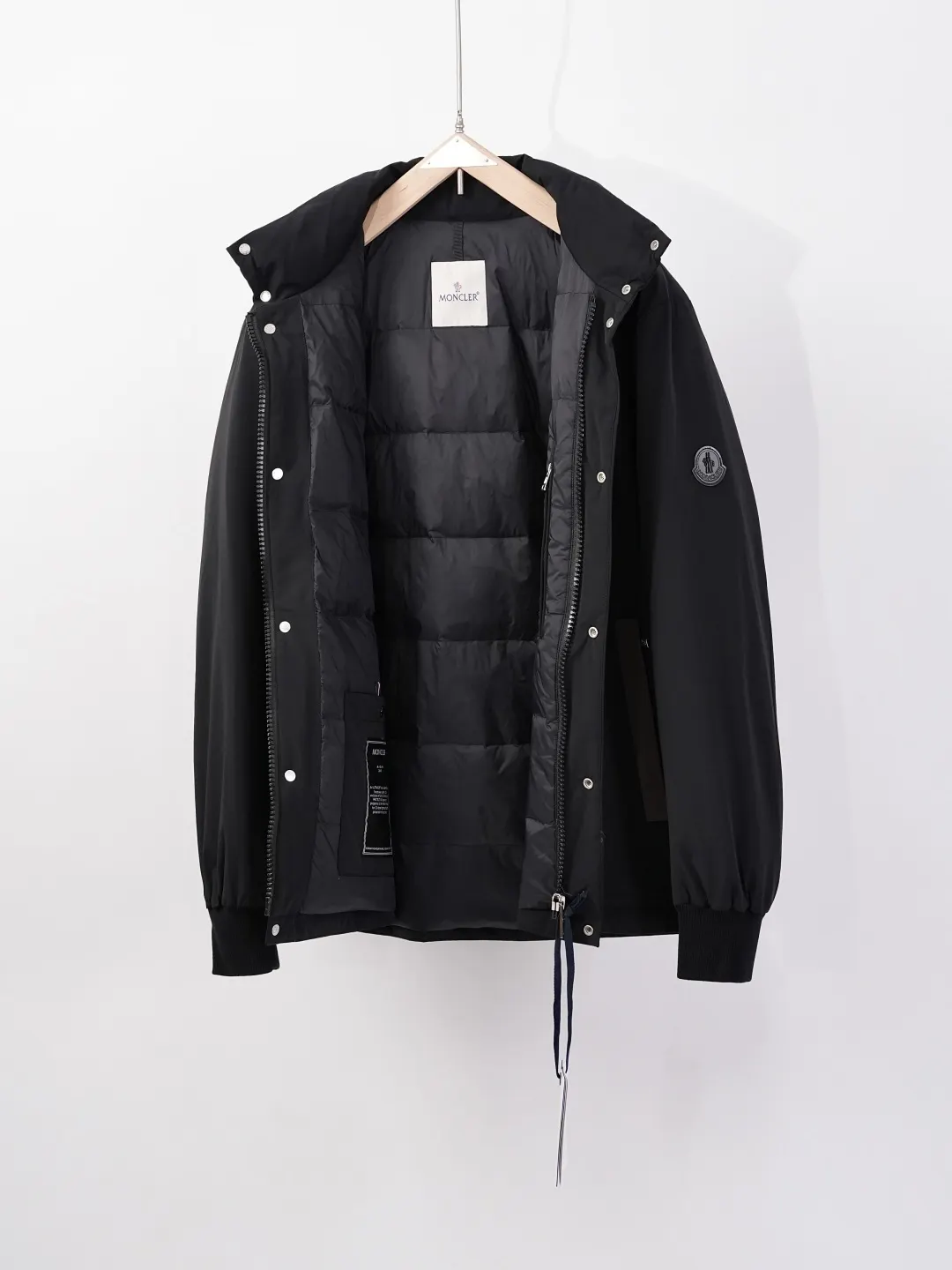 Moncler Luserna Down-Filled Puffer Jacket D59020382 — view 6