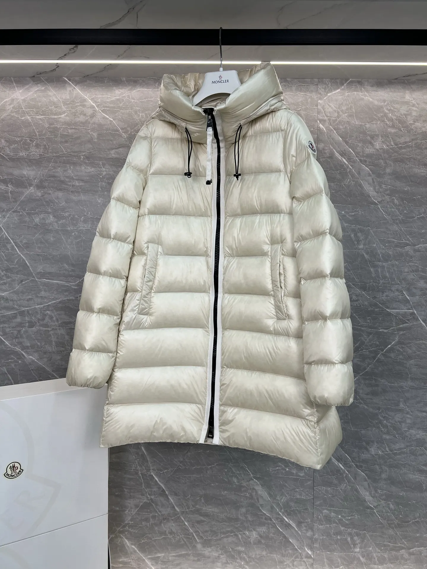 Suyenne Hooded Quilted Down Jacket D60020306 — view 5