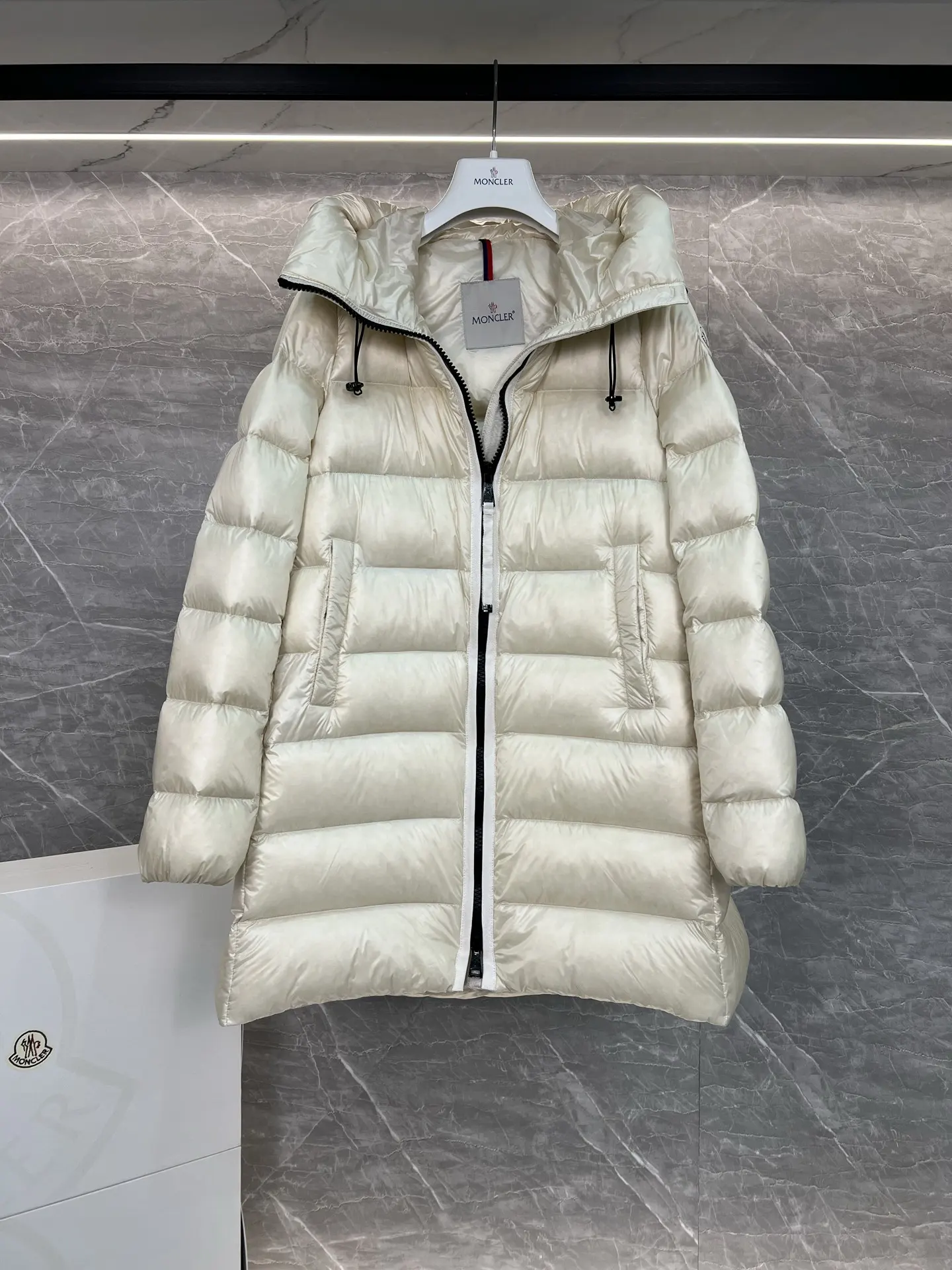 Suyenne Hooded Quilted Down Jacket D60020306 — view 6