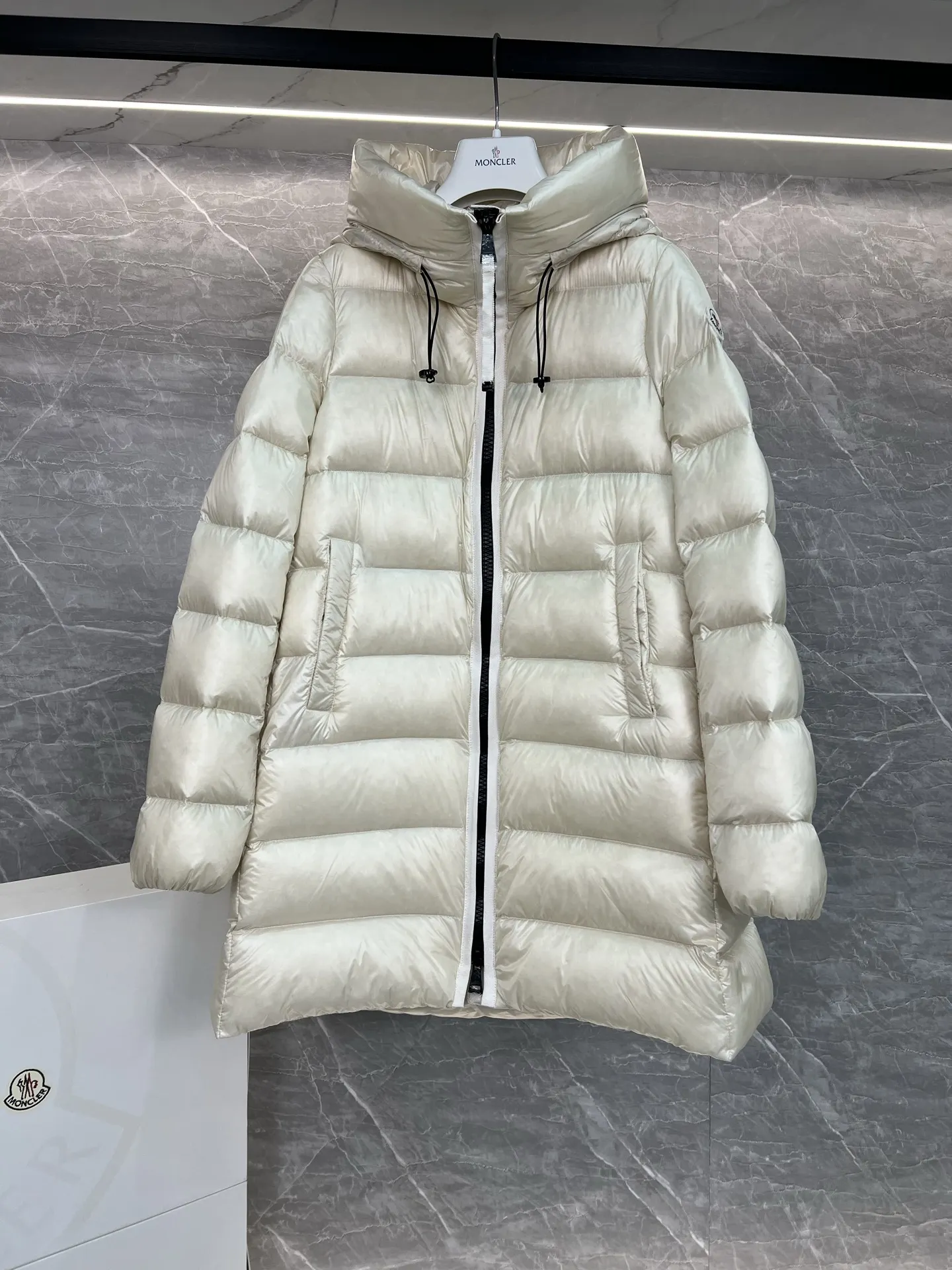Suyenne Hooded Quilted Down Jacket D60020306 — view 8