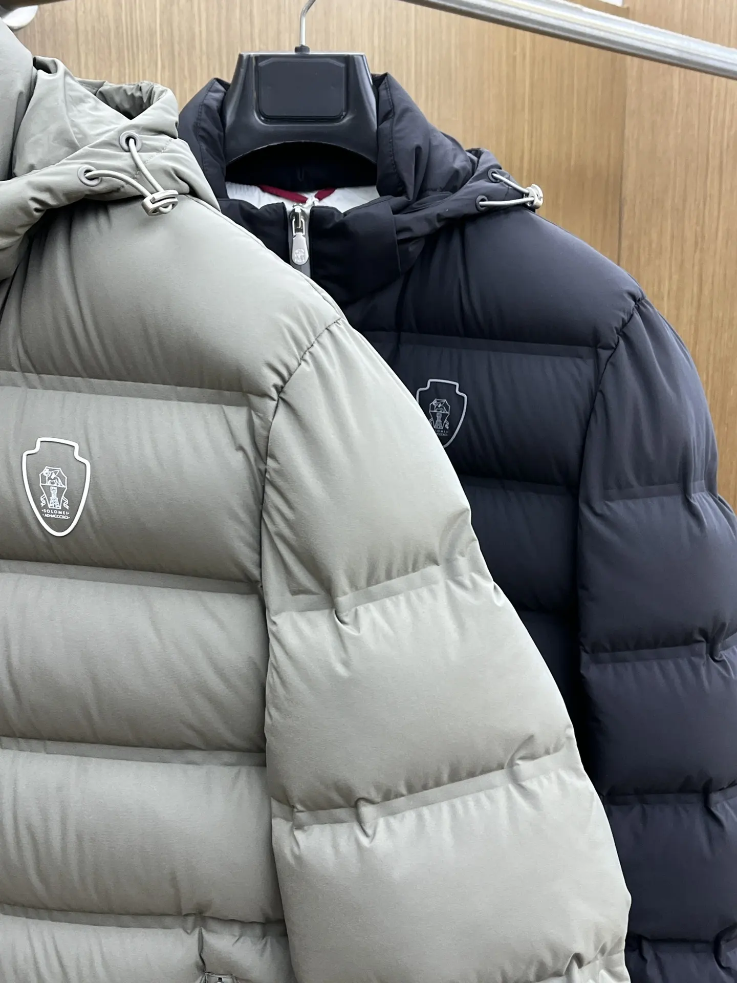 Brunello Cucinelli Logo-Print Quilted Down Jacket D60020390 — view 3