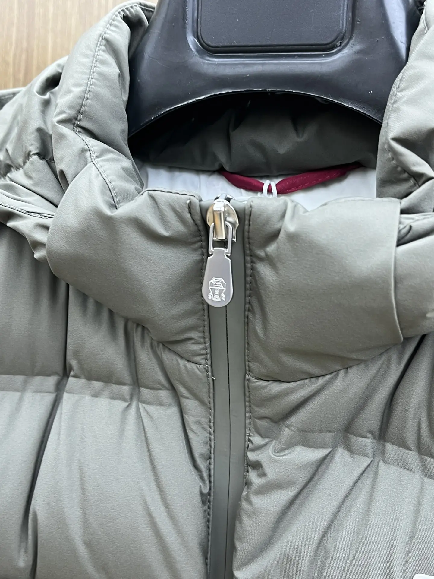 Brunello Cucinelli Logo-Print Quilted Down Jacket D60020390 — view 4