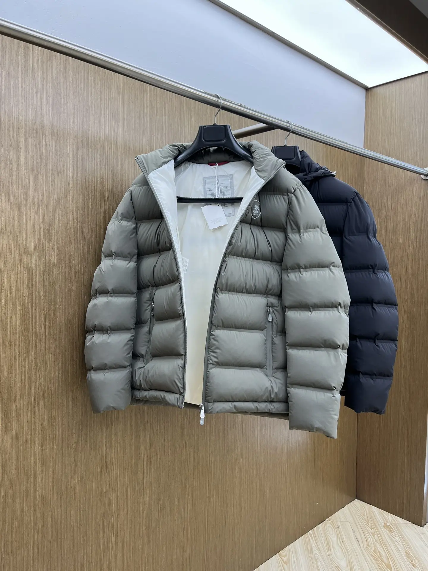 Brunello Cucinelli Logo-Print Quilted Down Jacket D60020390 — view 8
