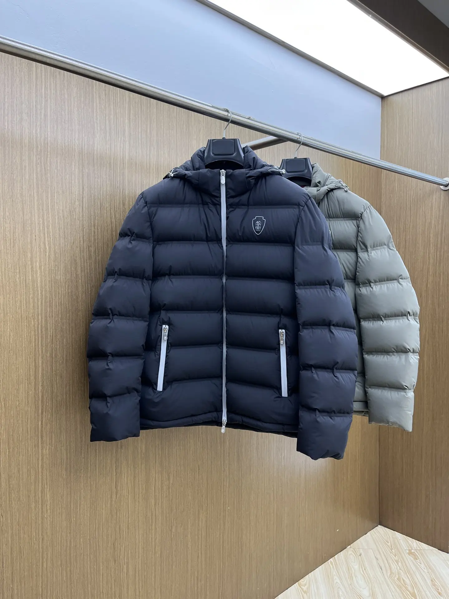 Logo-Print Quilted Down Puffer Jacket D60020389