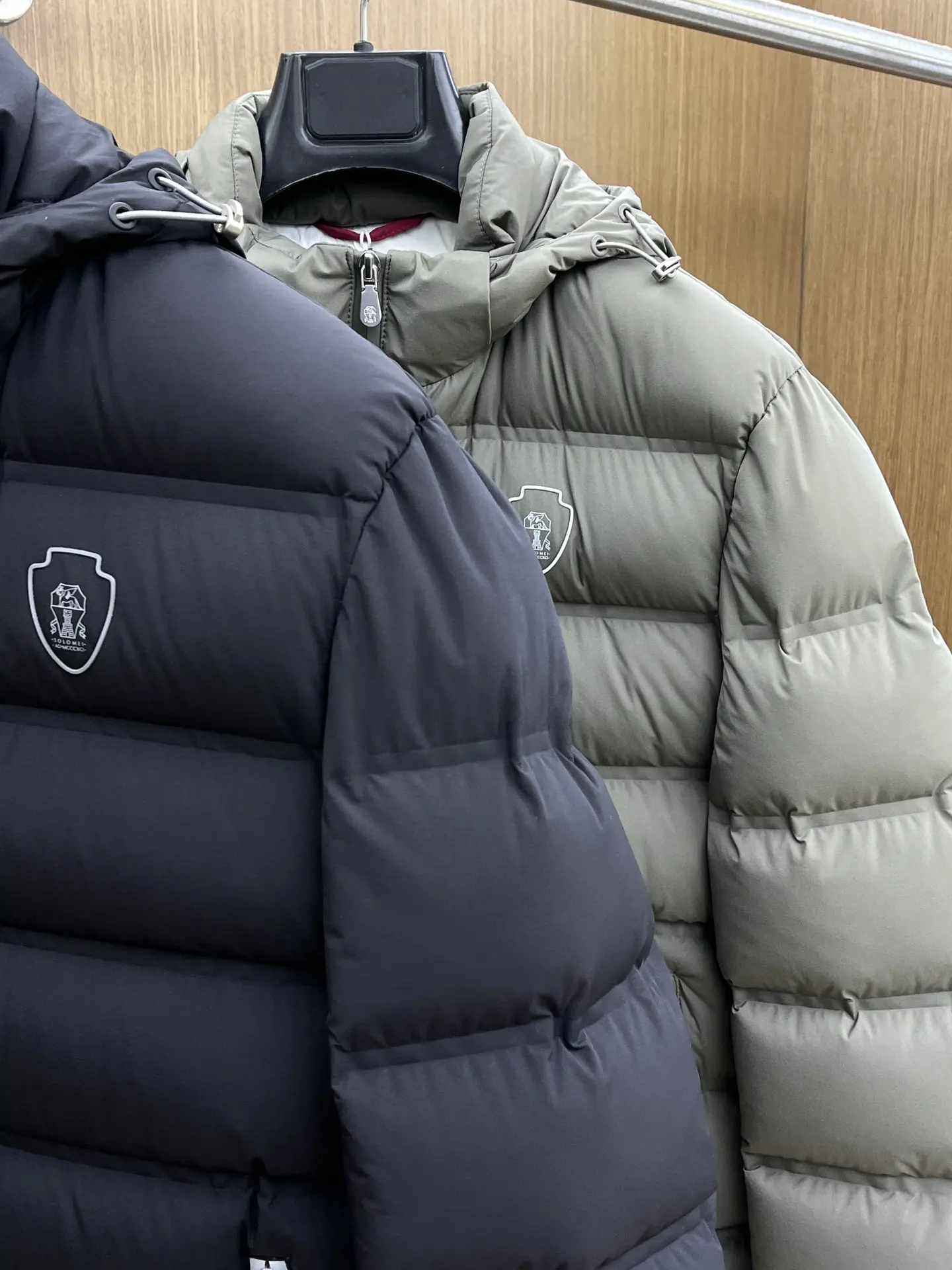 Logo-Print Quilted Down Puffer Jacket D60020389 — view 3