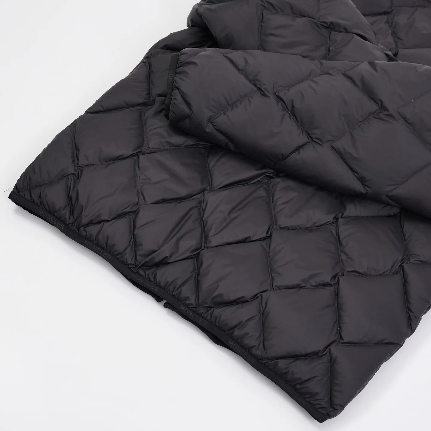 Ashmere Diamond-Quilted Down Shirt Jacket D61020384 — view 10