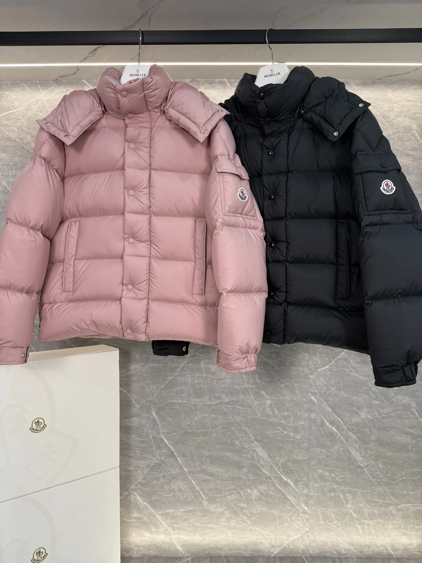 Moncler Vezere Short Down Puffer Jacket D63020308