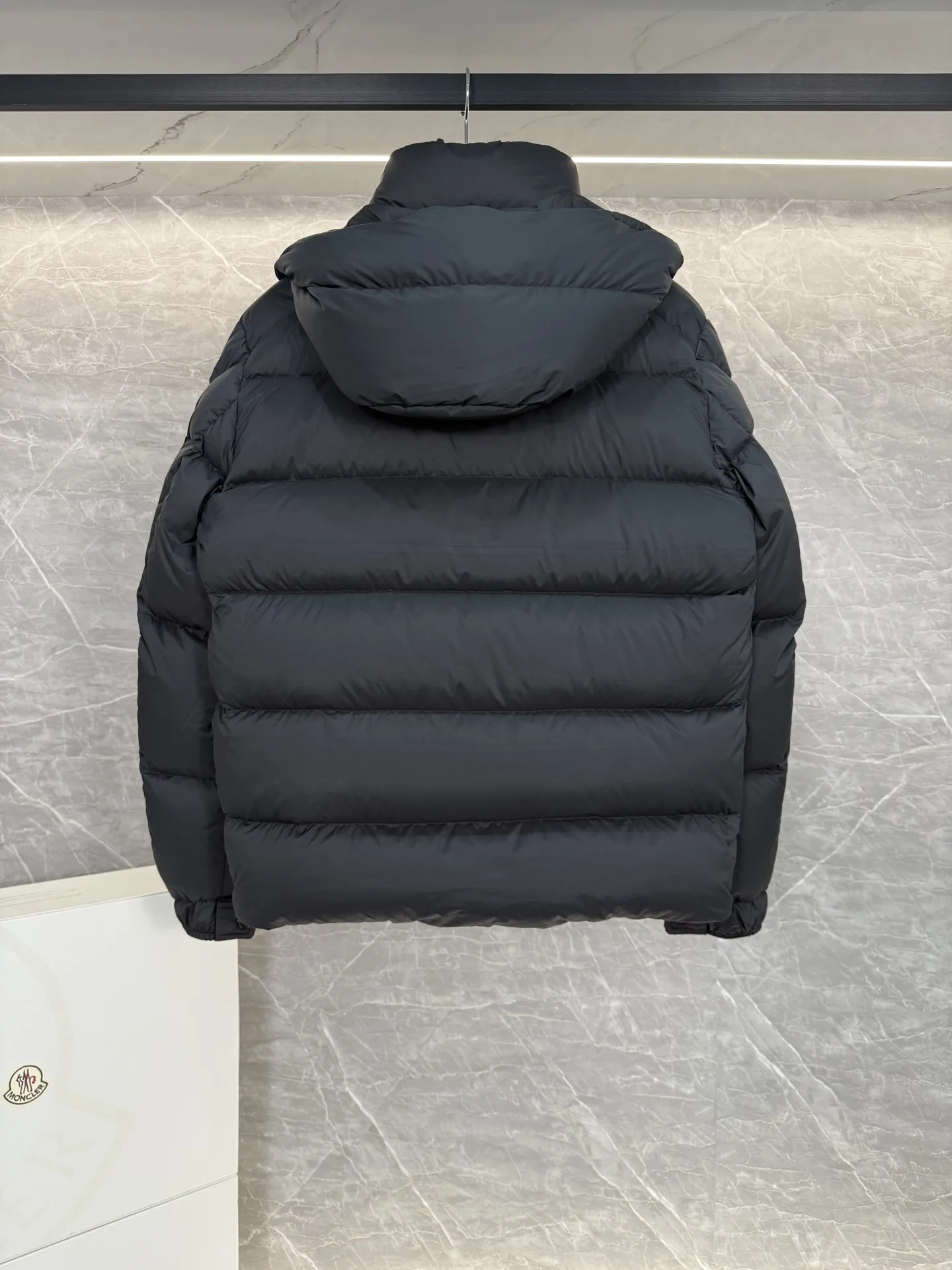 Vezere Short Down-Filled Puffer Jacket D63020309 — view 4