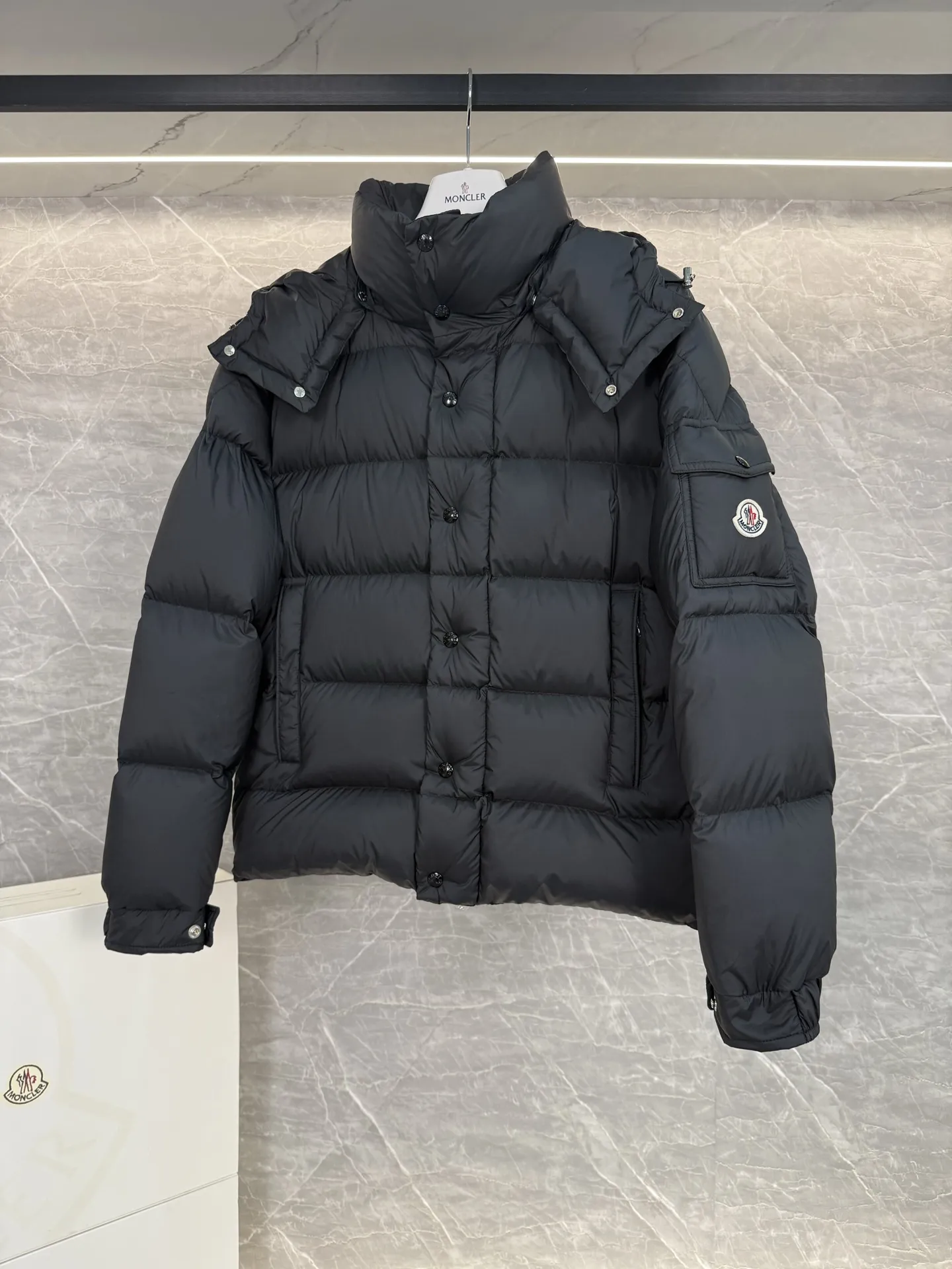 Vezere Short Down-Filled Puffer Jacket D63020309 — view 5