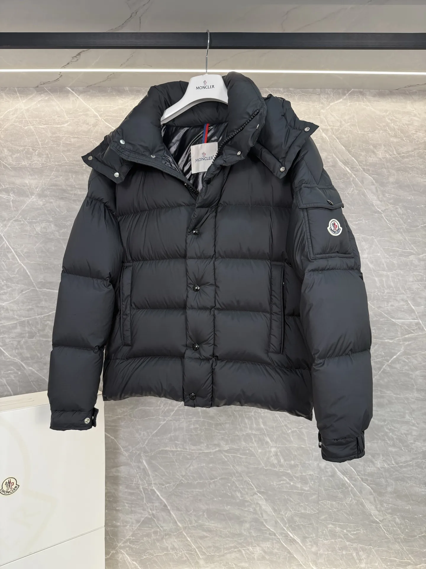 Vezere Short Down-Filled Puffer Jacket D63020309 — view 7