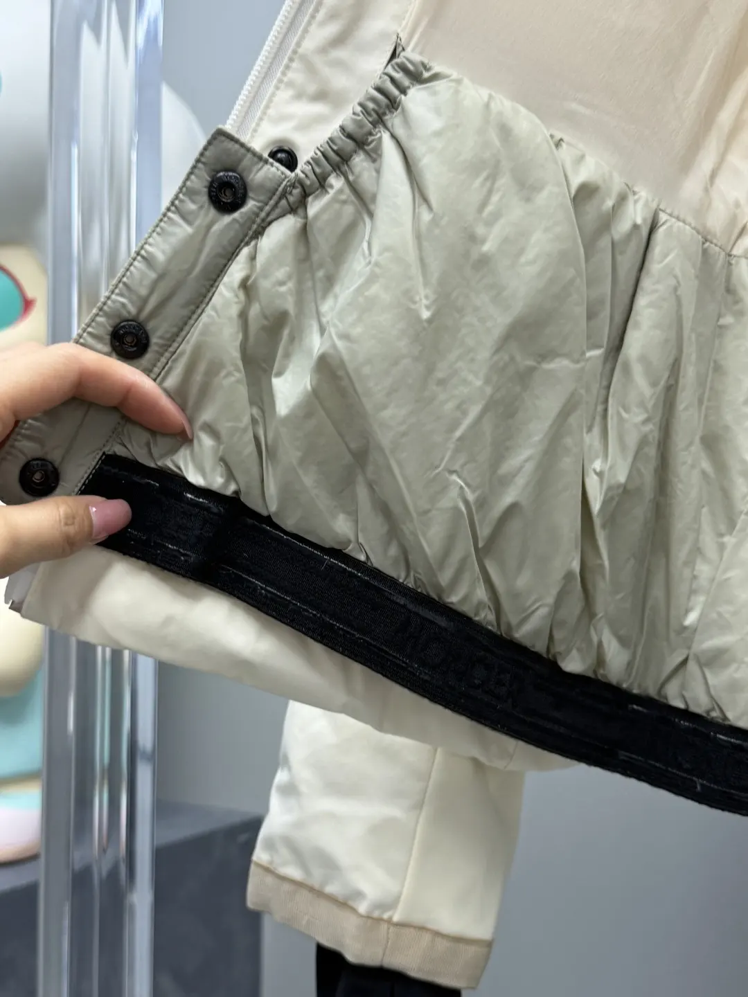 Moncler Lamoura Fur-Trimmed Down Ski Jacket D83020301 — view 6