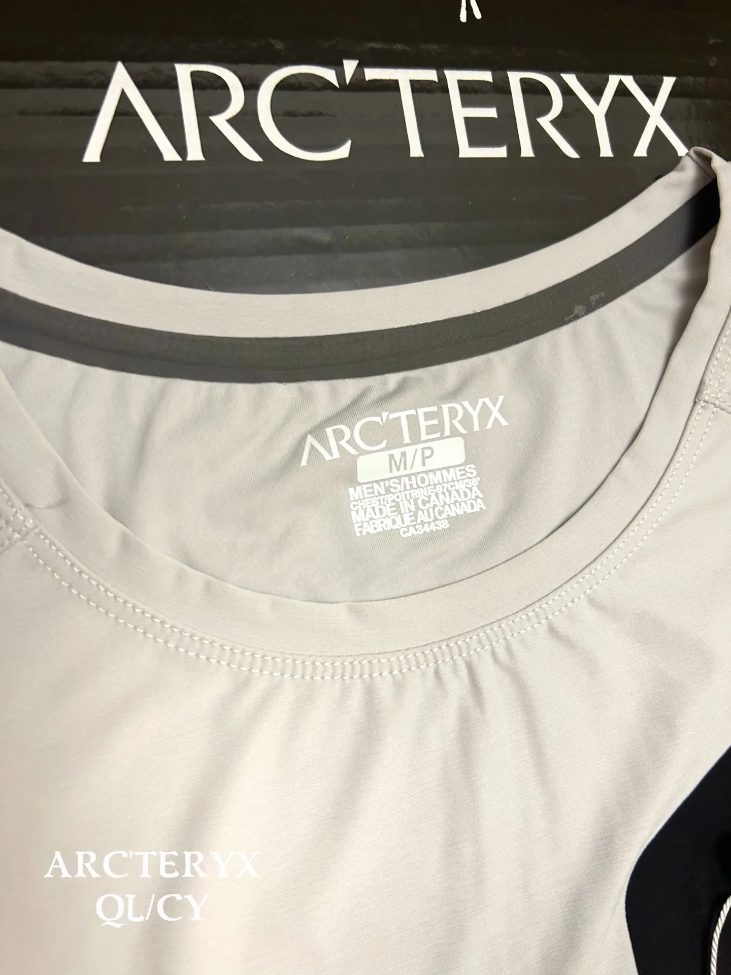 Performance Quick-Dry Zip-Pocket T-Shirt D18011481 — view 3