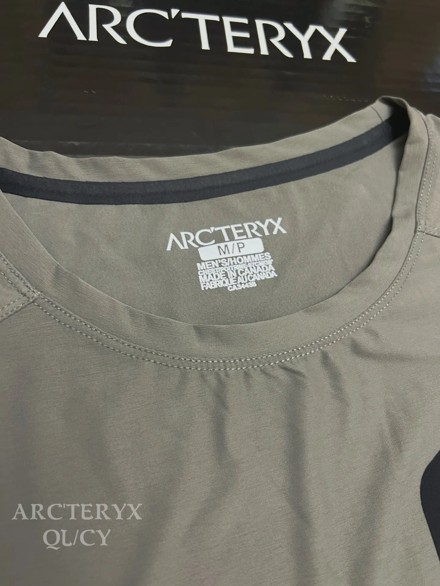 Zip-Pocket Performance Tech T-Shirt D18011485 — view 3
